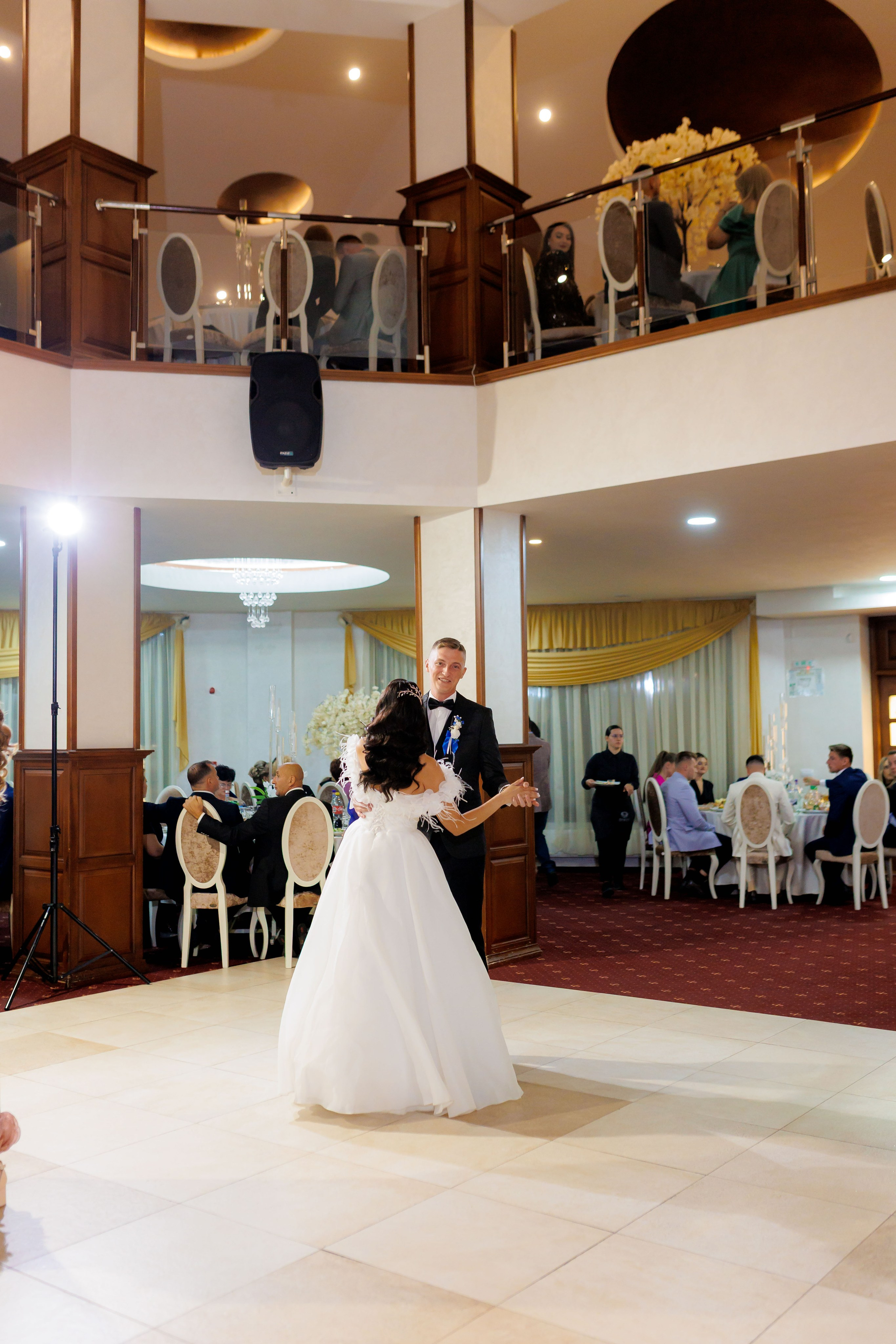 Loredana & Emilian – Ziua Nunții | Videografie - fotografie Botez Suceava, Iași, Botoșani. Servicii foto-video profesionale, pentru momente de neuitat