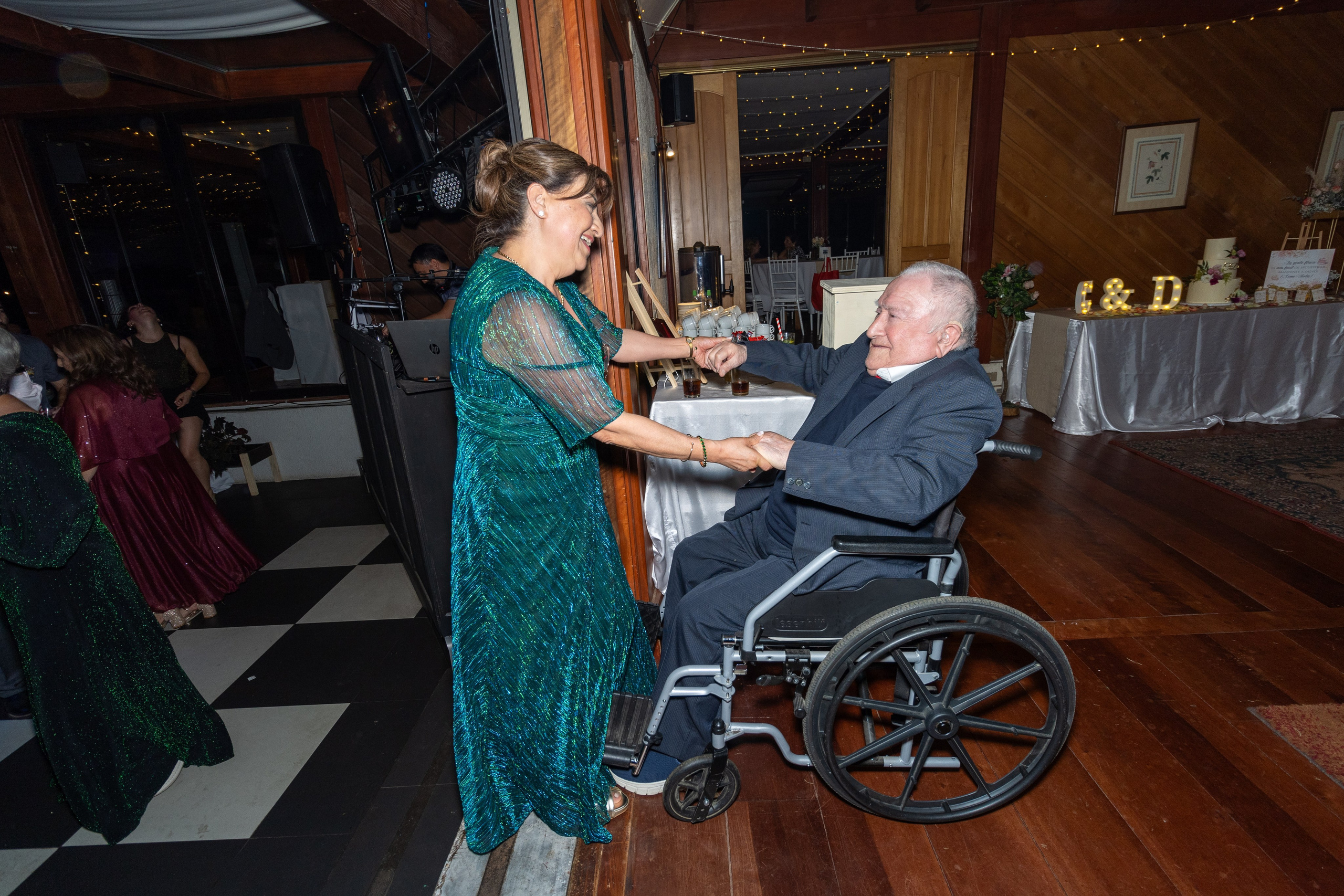 Katherin y Daniel. Dinka & Emilio - El arte de preservar lo que no se repite