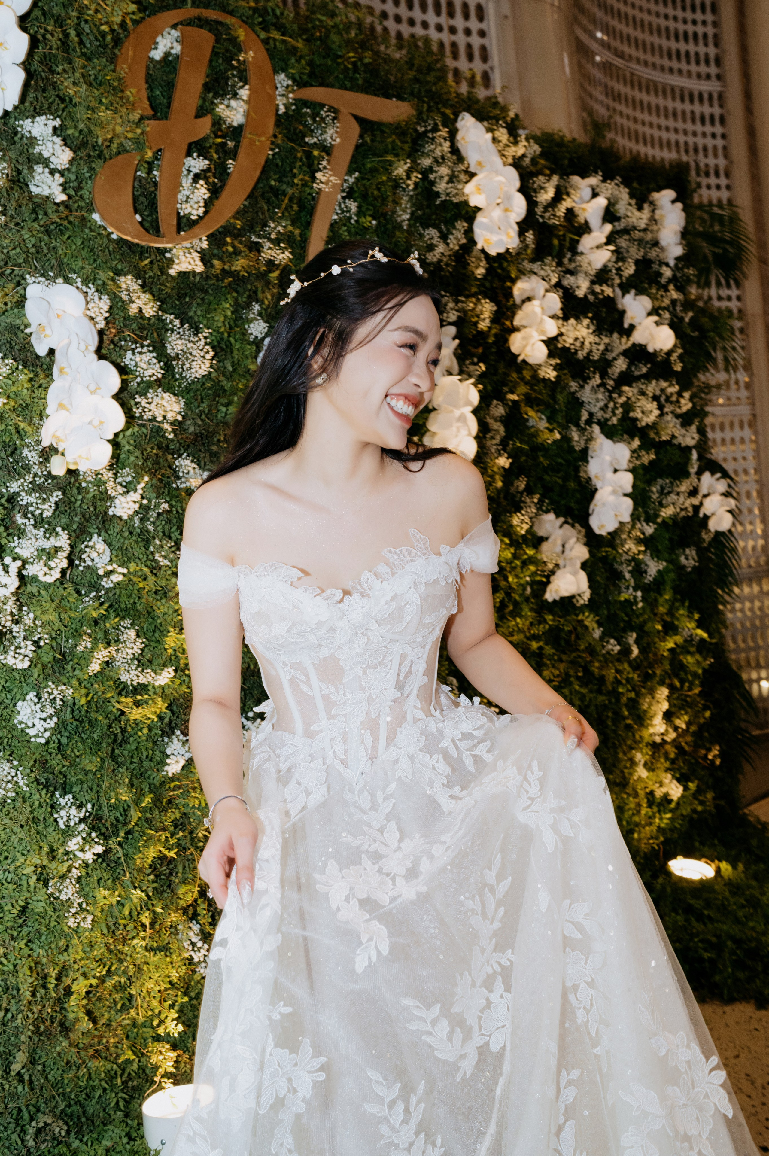 DAT & TU / Wedding Party. Saigon Wedding Present | Art Beyond Moments