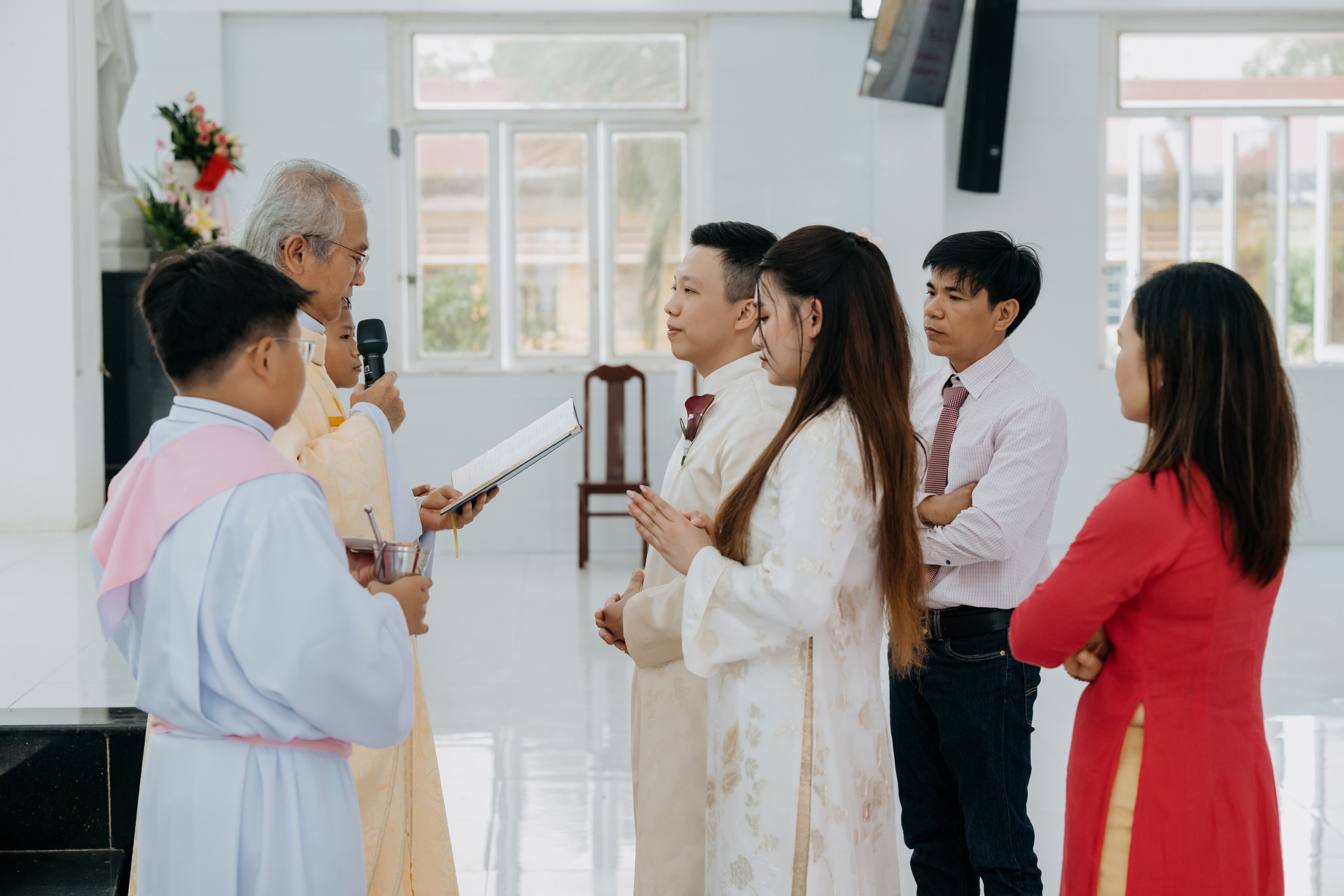 Church Wedding / TRANG & TUONG. Saigon Wedding Present | Art Beyond Moments