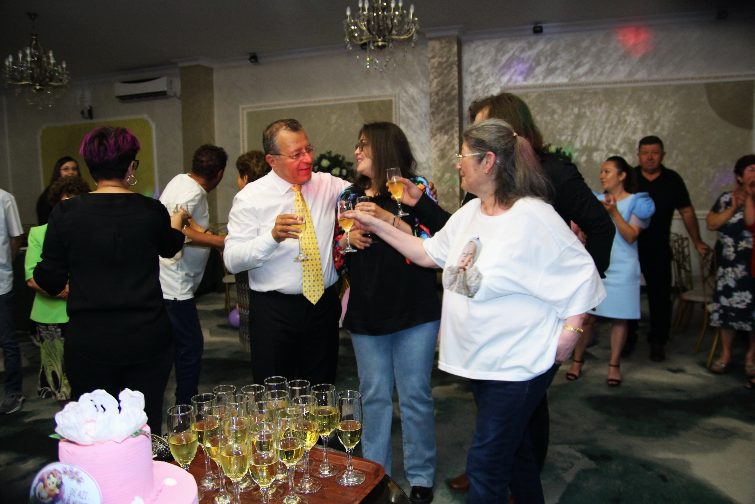 BYZO MEDIA. PETRU BYZO - family and children photographer in ROMANIA