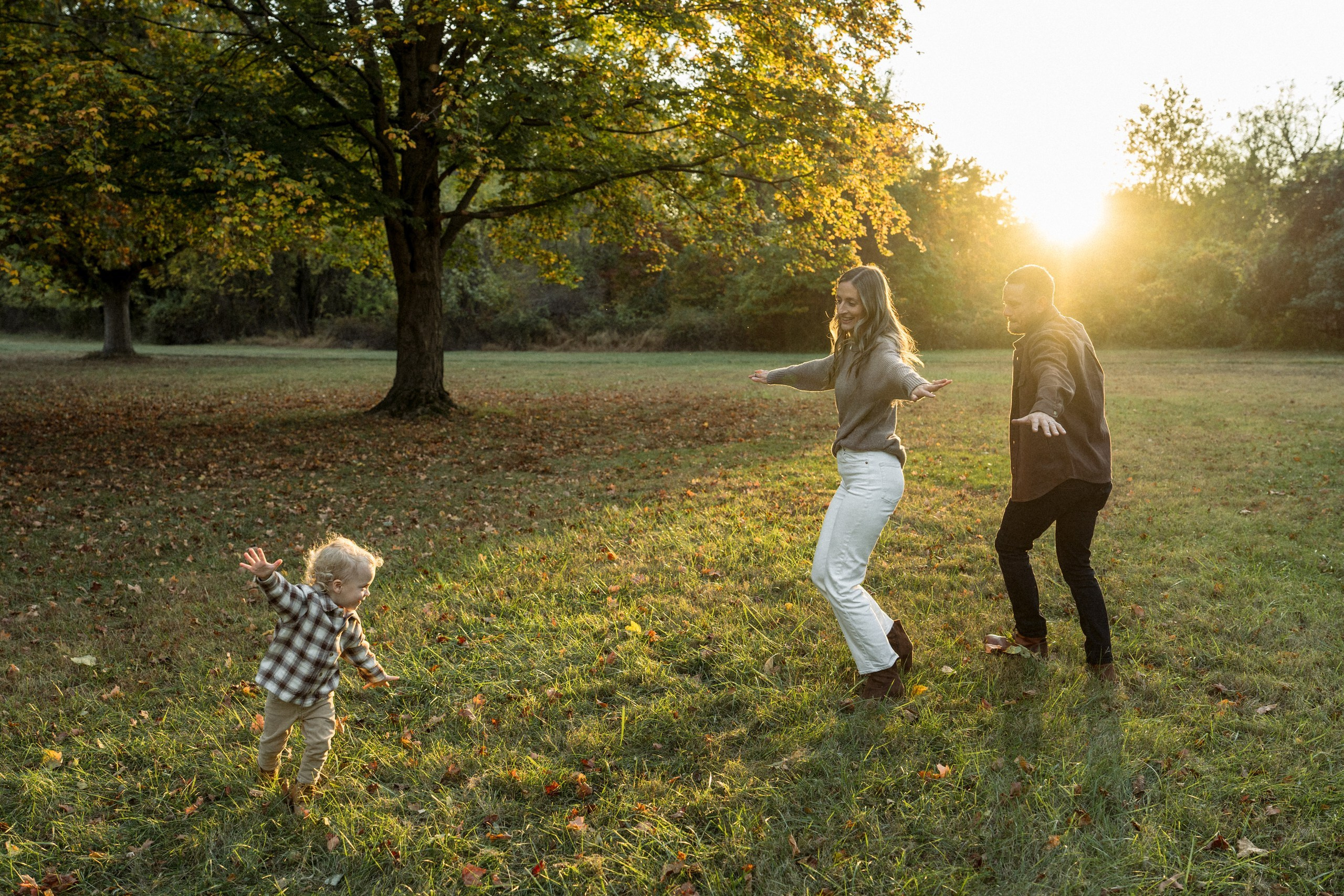 Mike, Kerianne, Hendrix. Alisa Tant — Family and newborn photographer Bucks County, Montgomery county, Philadelphia, NJ