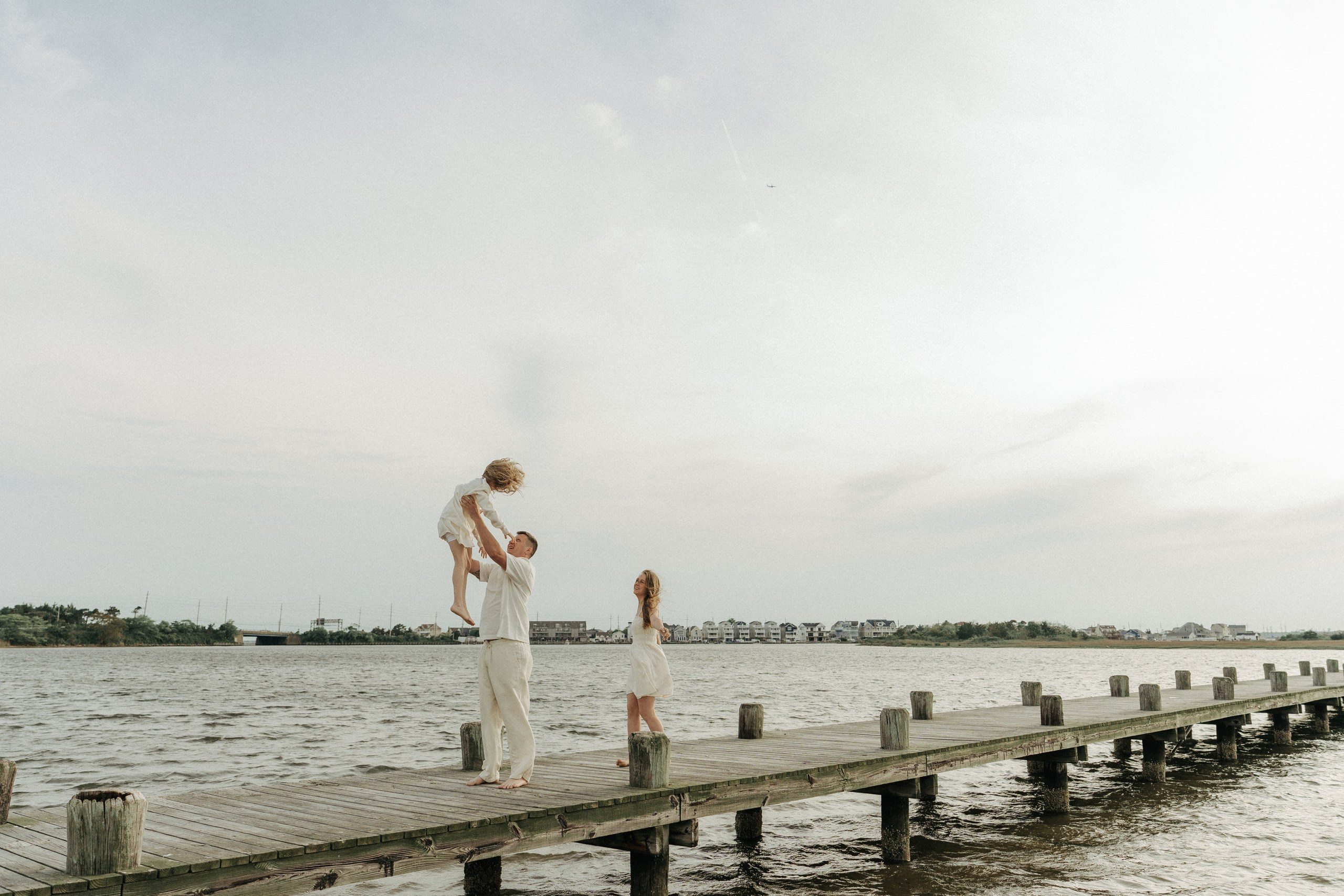 Oleg, Svetlana, Teya. Ocean. Alisa Tant — Family and newborn photographer Bucks County, Montgomery county, Philadelphia, NJ