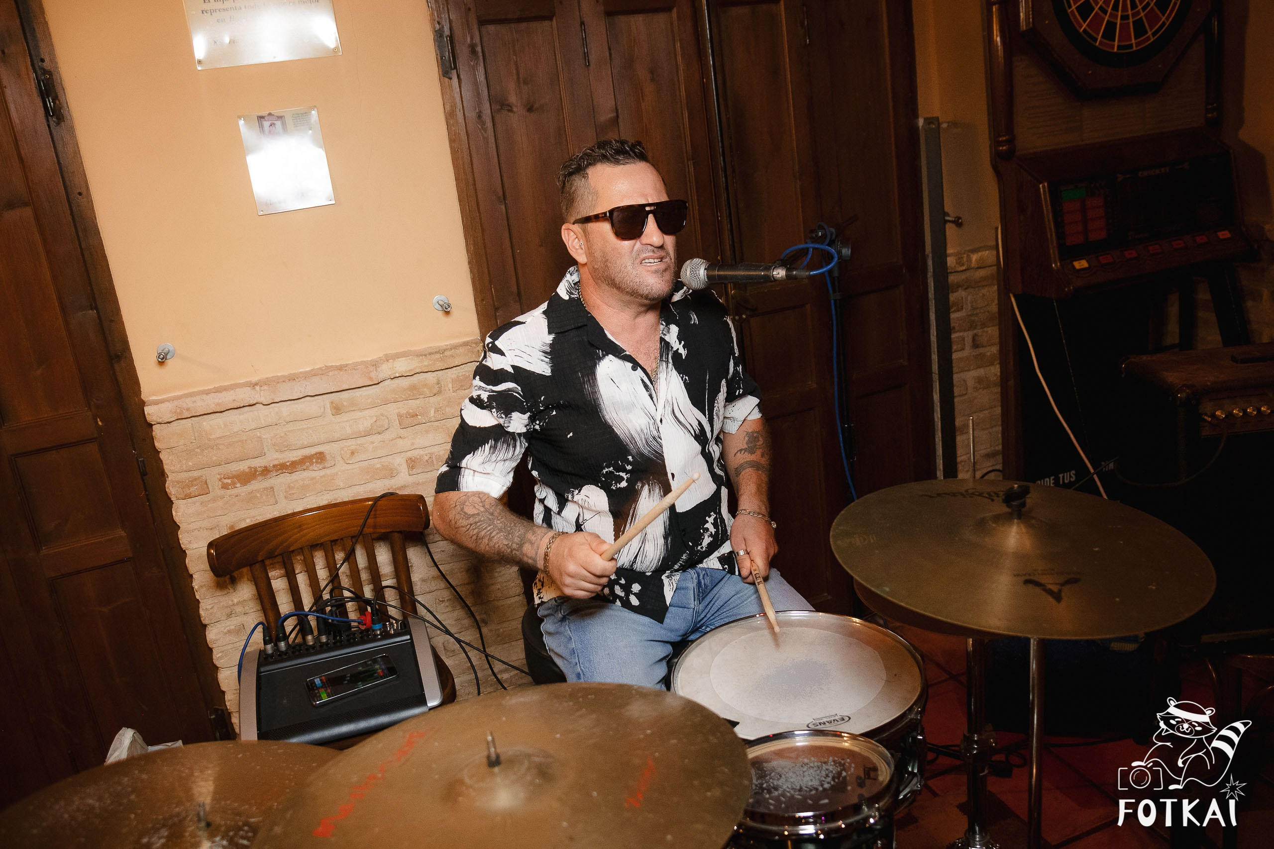 Stones of the Coast en Café Aljibe Rojales: Reportaje fotográfico 30.08.25 | FOTKAI