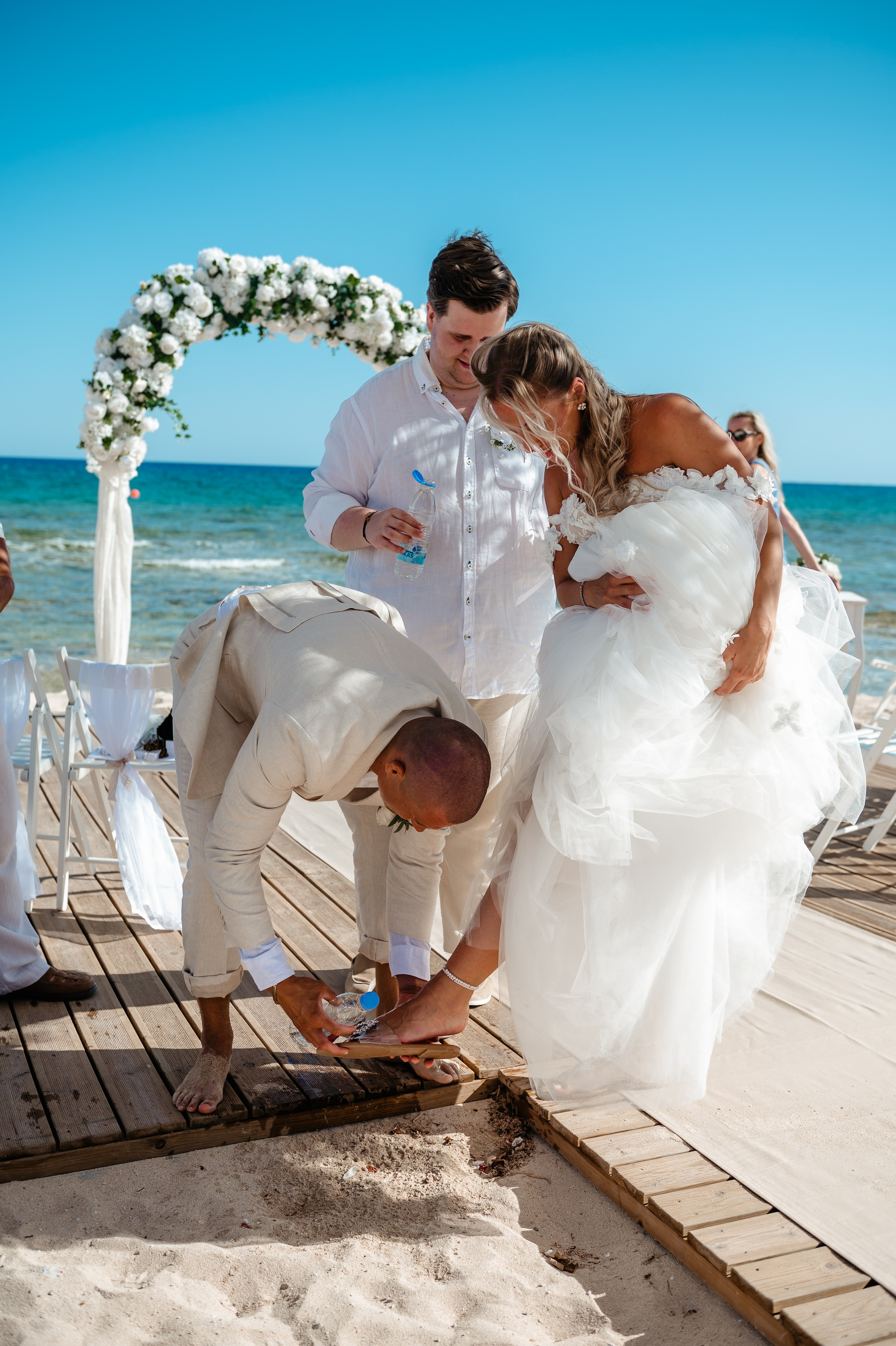 Sirens beach ceremony. AdrianOltean.wfolio.pro