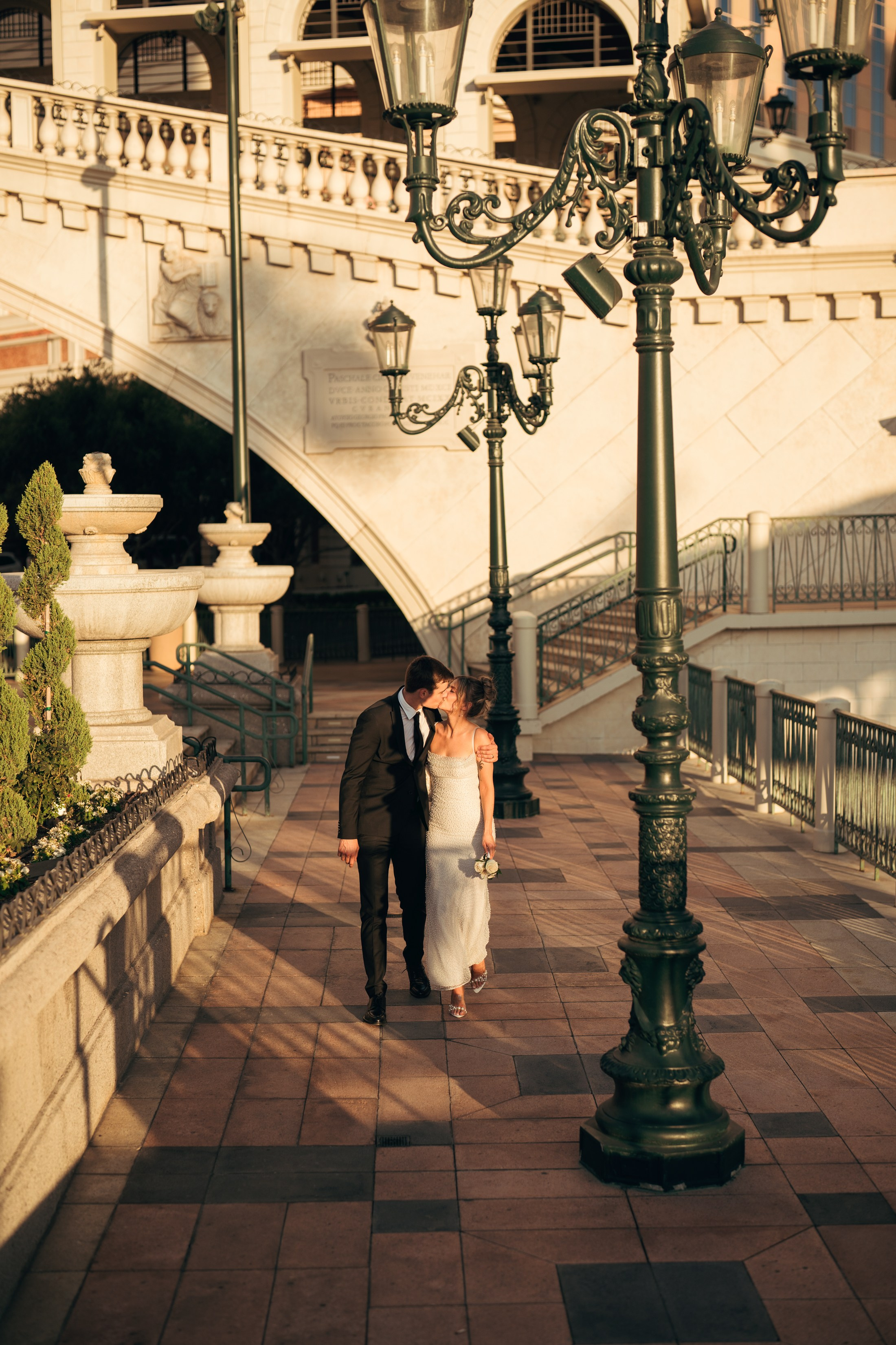 Eva&Jonny. Wedding & elopement photographer Viktoriya Kravtsov. Las Vegas