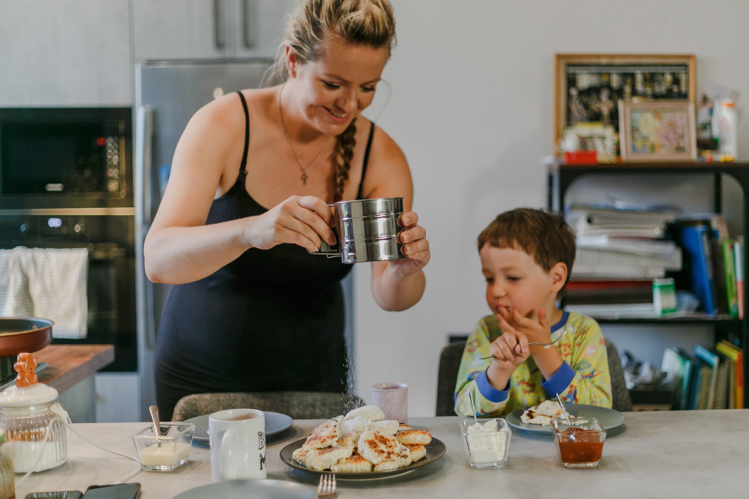 Fotos de una familia numerosa temprano en la mañana. Fotógrafo de retrato, familia y reportajes en Valencia | España | Europa Vitalii Lumier