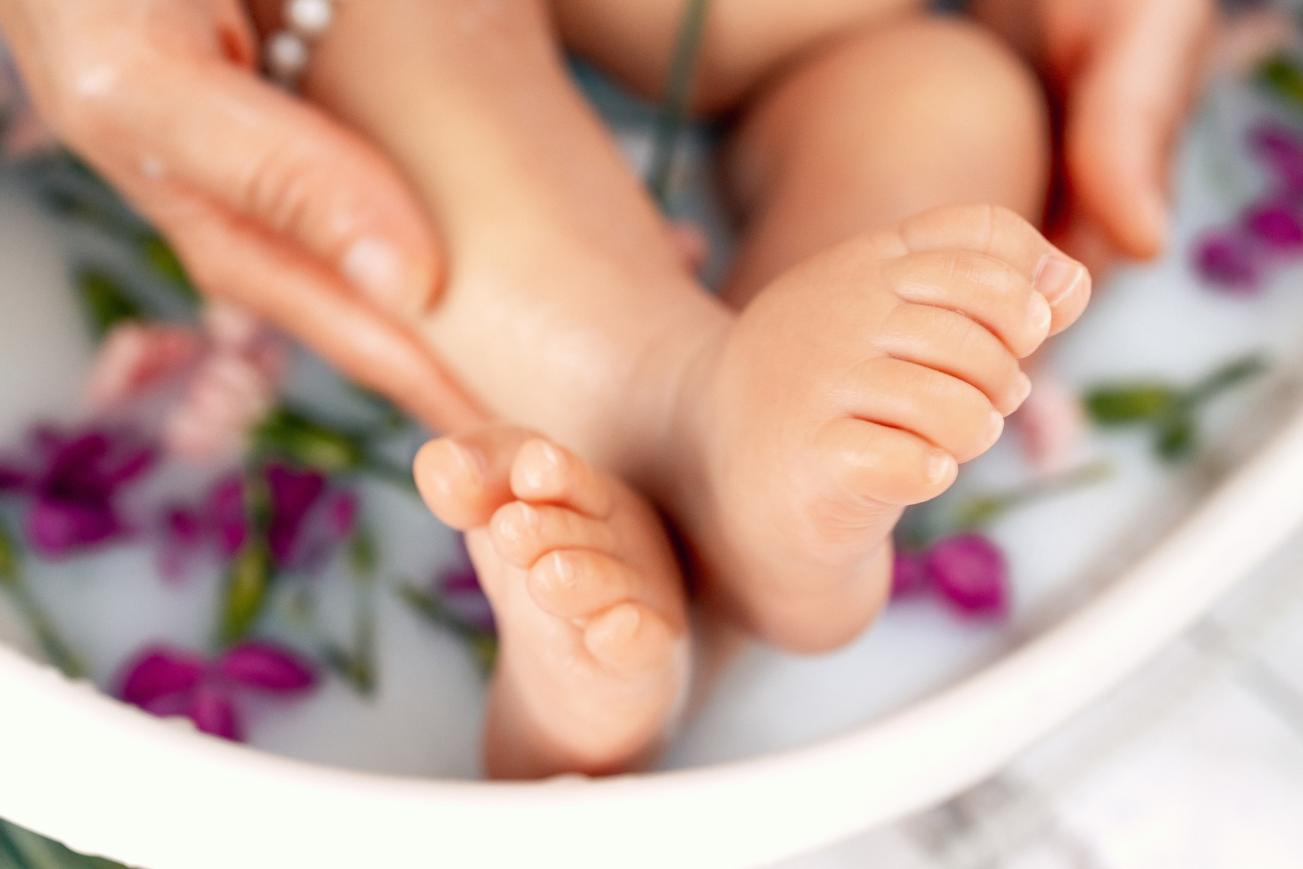 Milk bath. Anaeliseevaphoto.com
