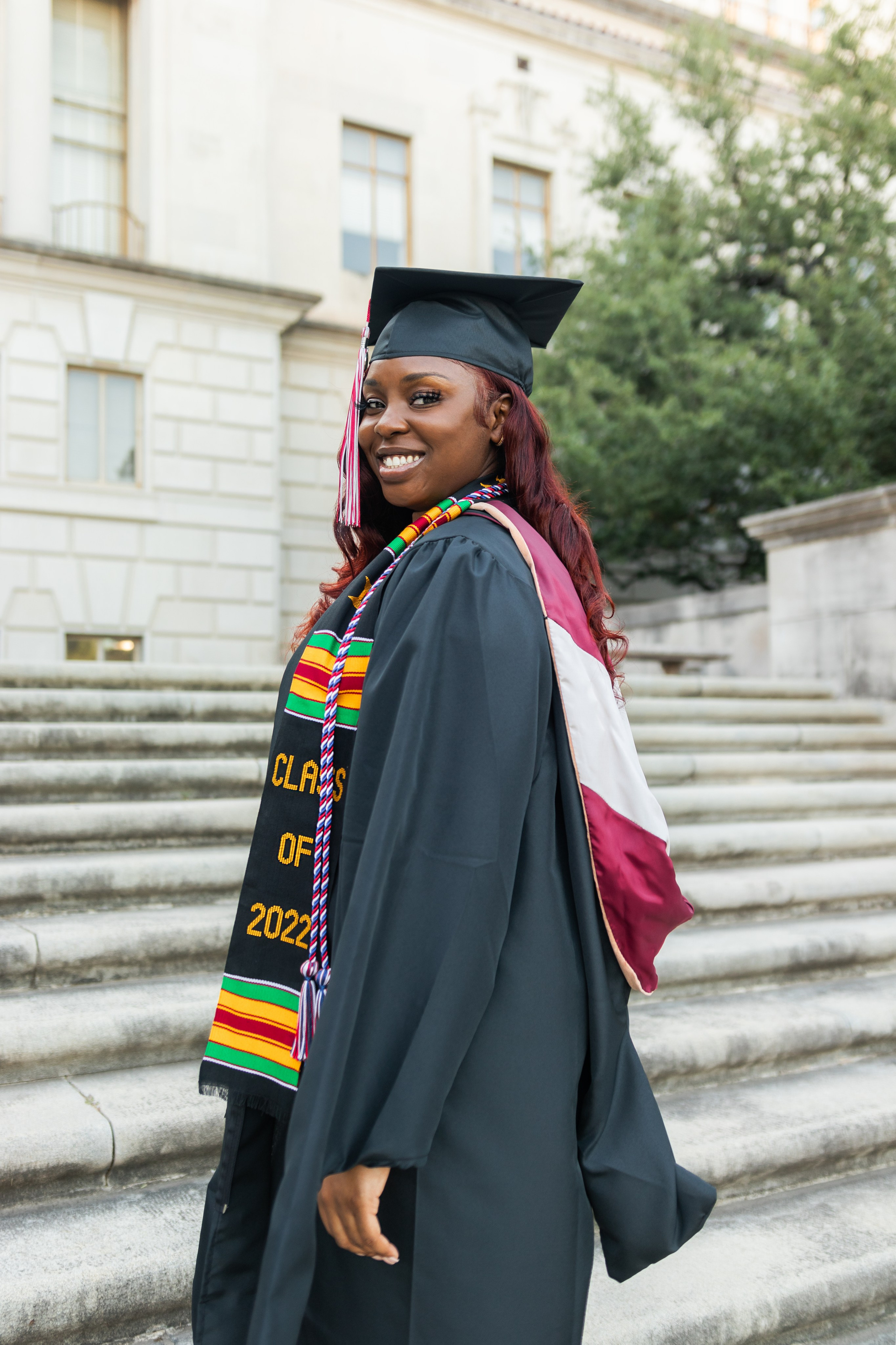 Tiondra’s campus senior photoshoot at UT Austin