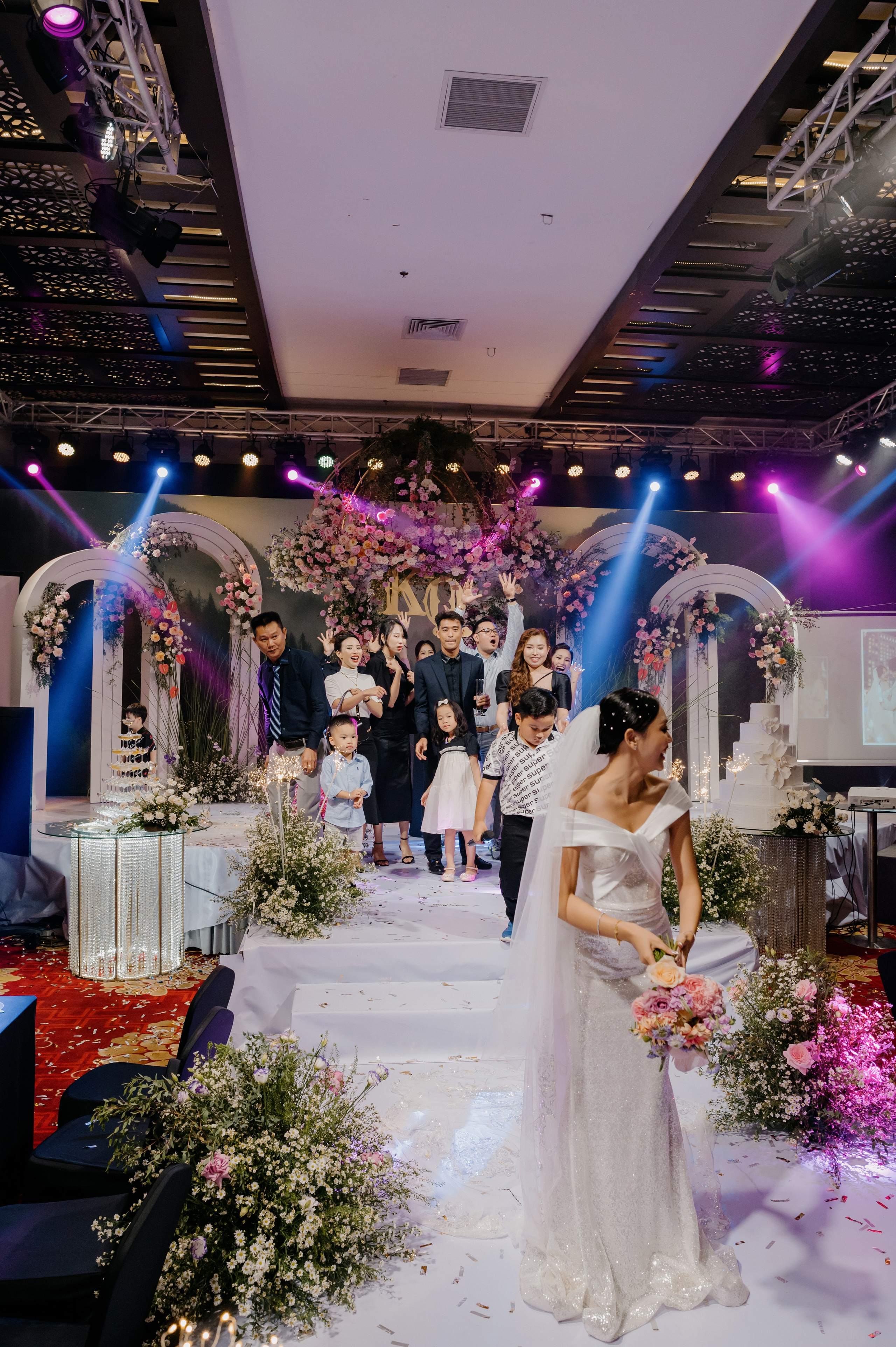 KHANG & QUYEN / Lavela Hotel. Saigon Wedding Present | Art Beyond Moments
