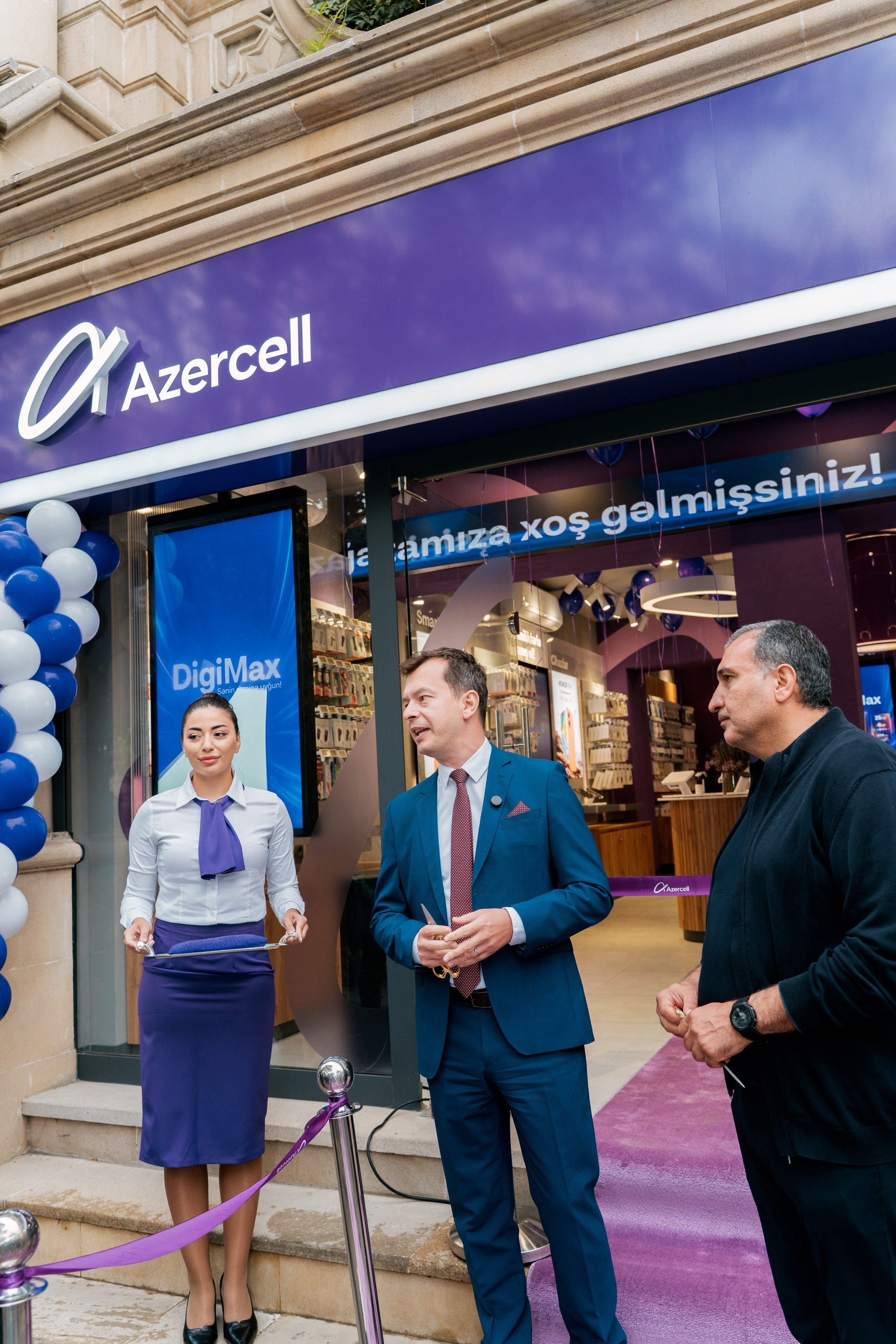 Открытие нового магазина Azercell. Фотограф Вяли Маммедов