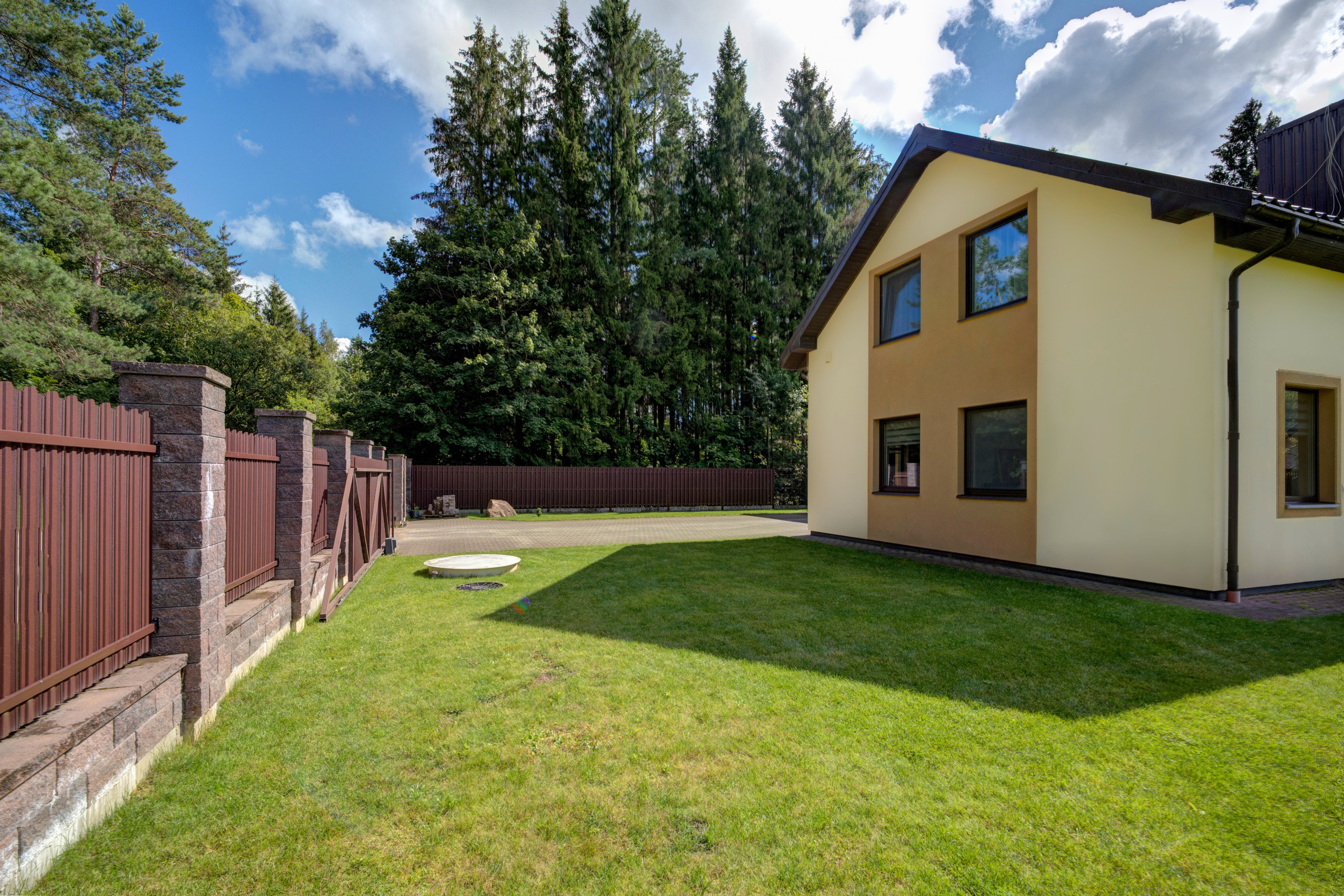 Č. Milošo g. Zujūnai, Vilnius. Elina Sapiega fotografė Vilniuje