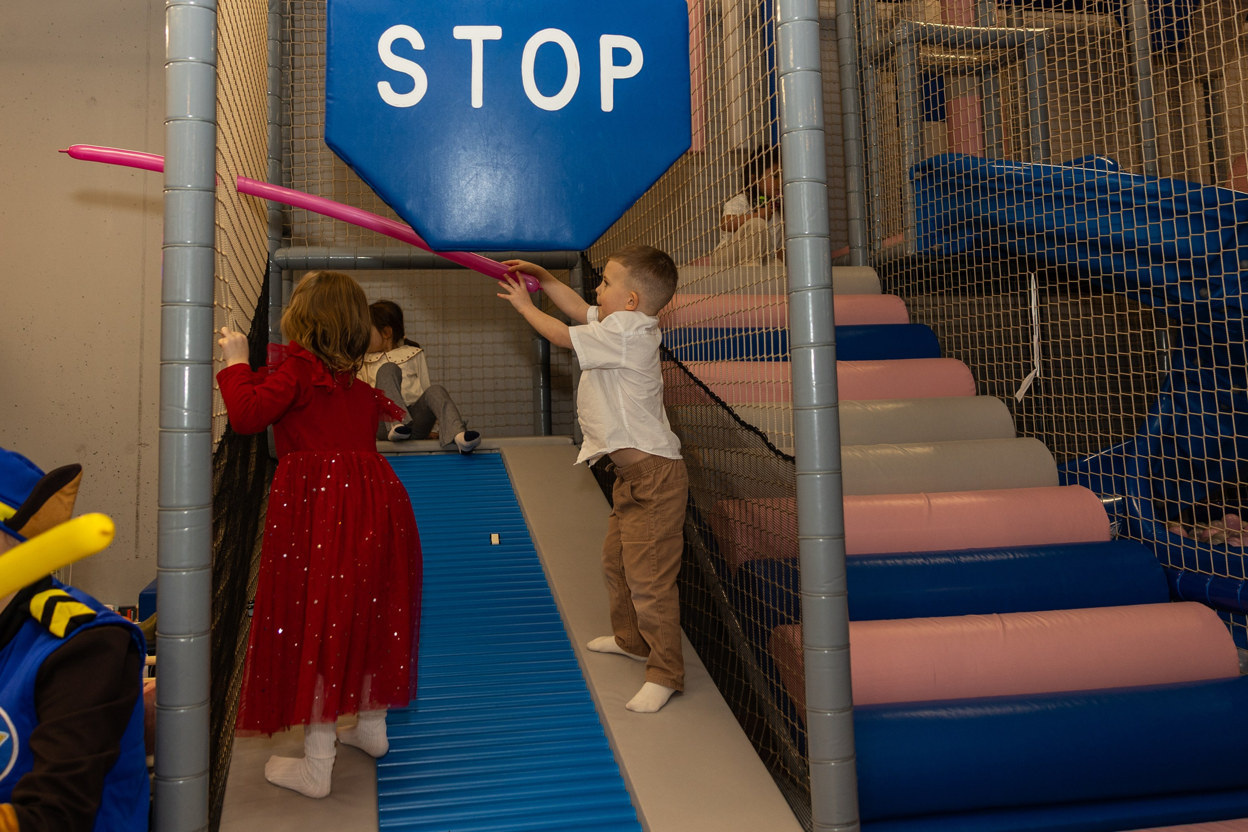 День рождения Артёма 24 января 2026 года. Семейный и детский фотограф в Варшаве Мила Бобровская