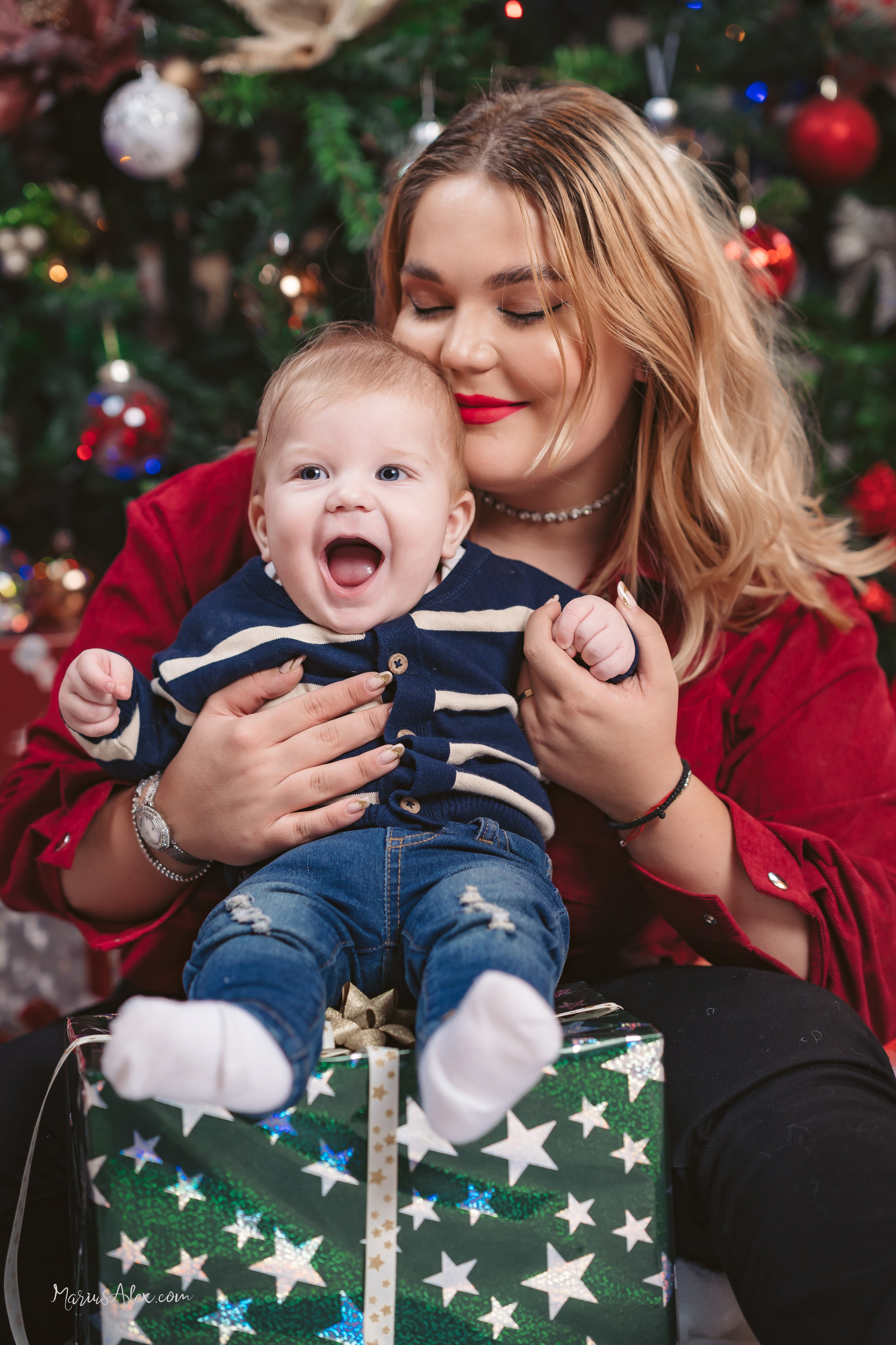Crăciun în trei - Daniela Gabriel & Victor. Marius Alex fotograf de eveniment si portret din Suceava