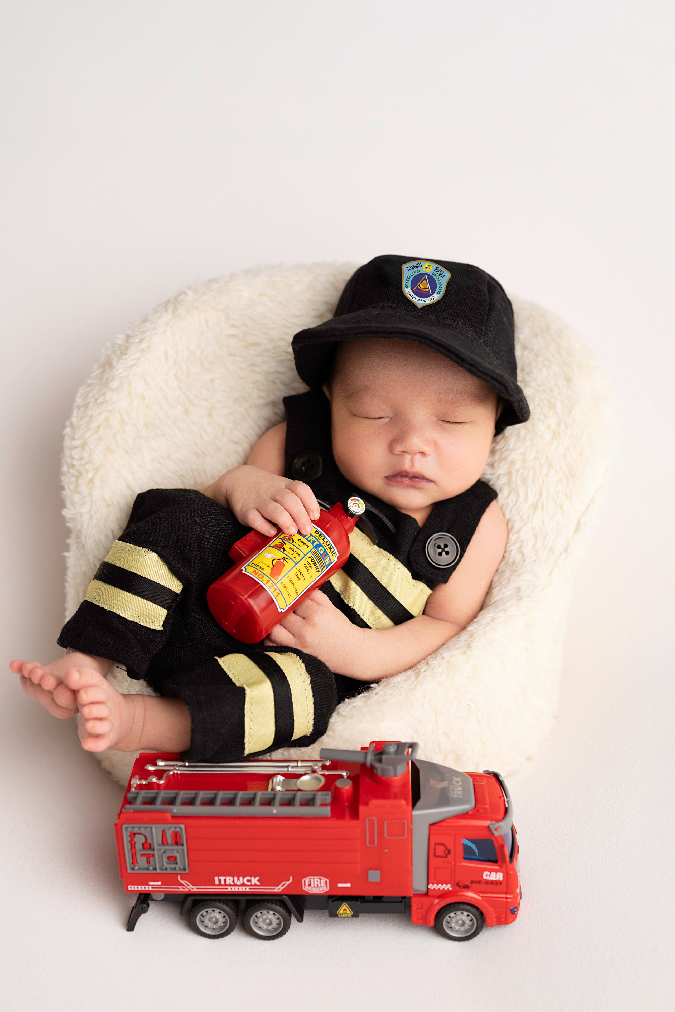 NEWBORN PHOTOGRAPHY. Newborn, Sitter and Cake Smash Photographer in Doha, Qatar