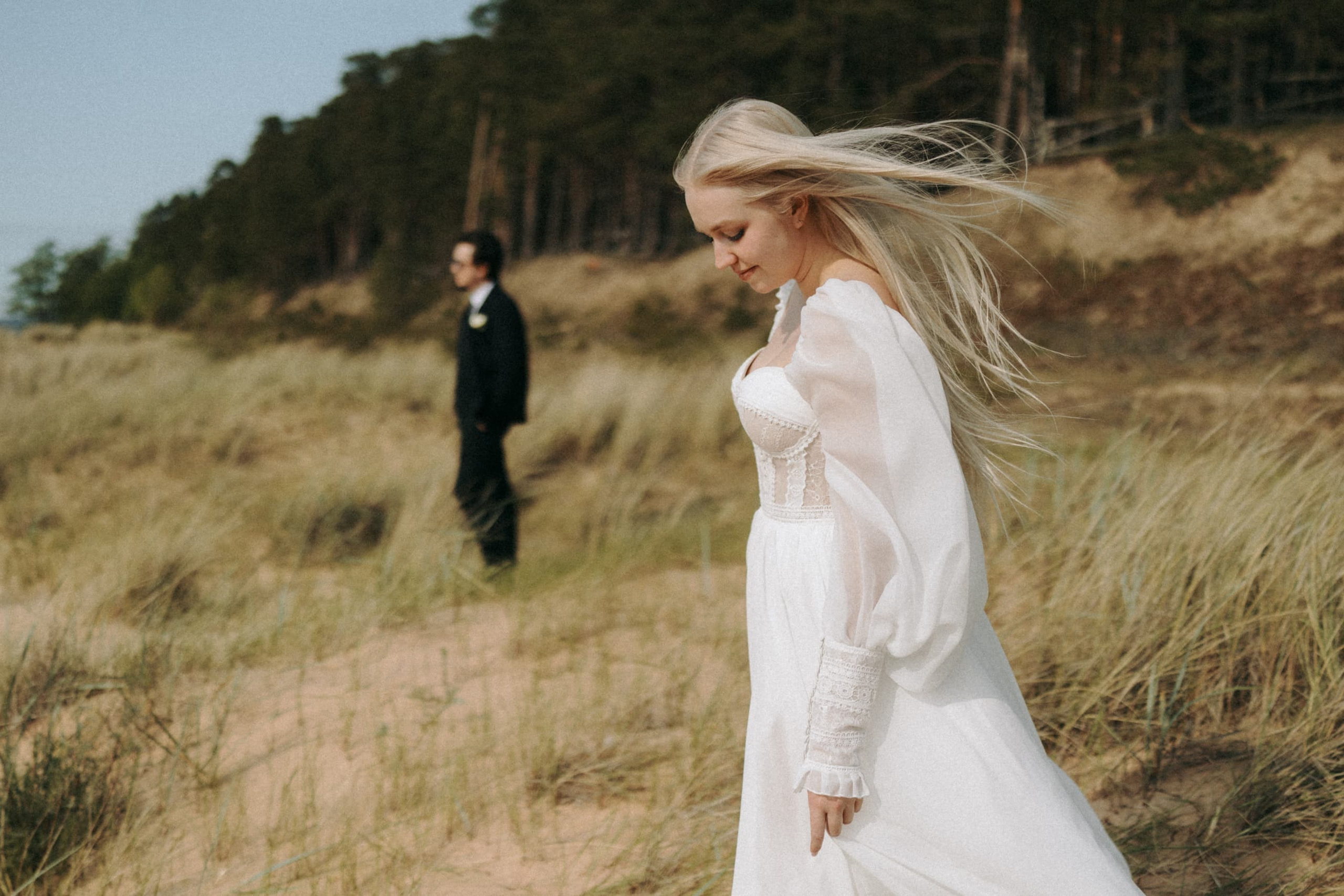 Marija & Aleksandrs: Kāzu fotosesija Veczemju klintīs pie jūras. Fotogrāfs kāzām, ģimenēm un dažādiem pasākumiem