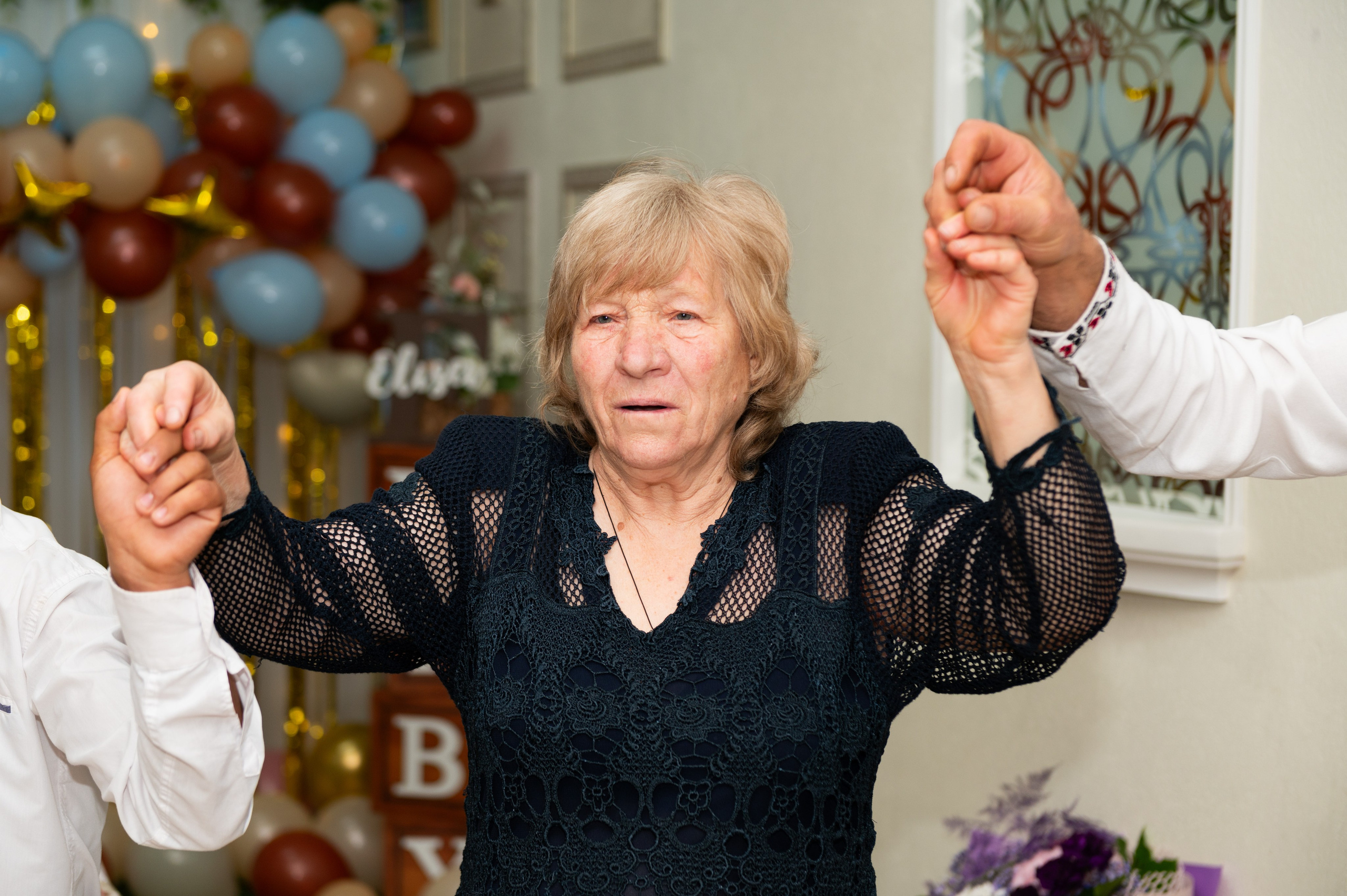 Botezul lui Elisei. Acasă