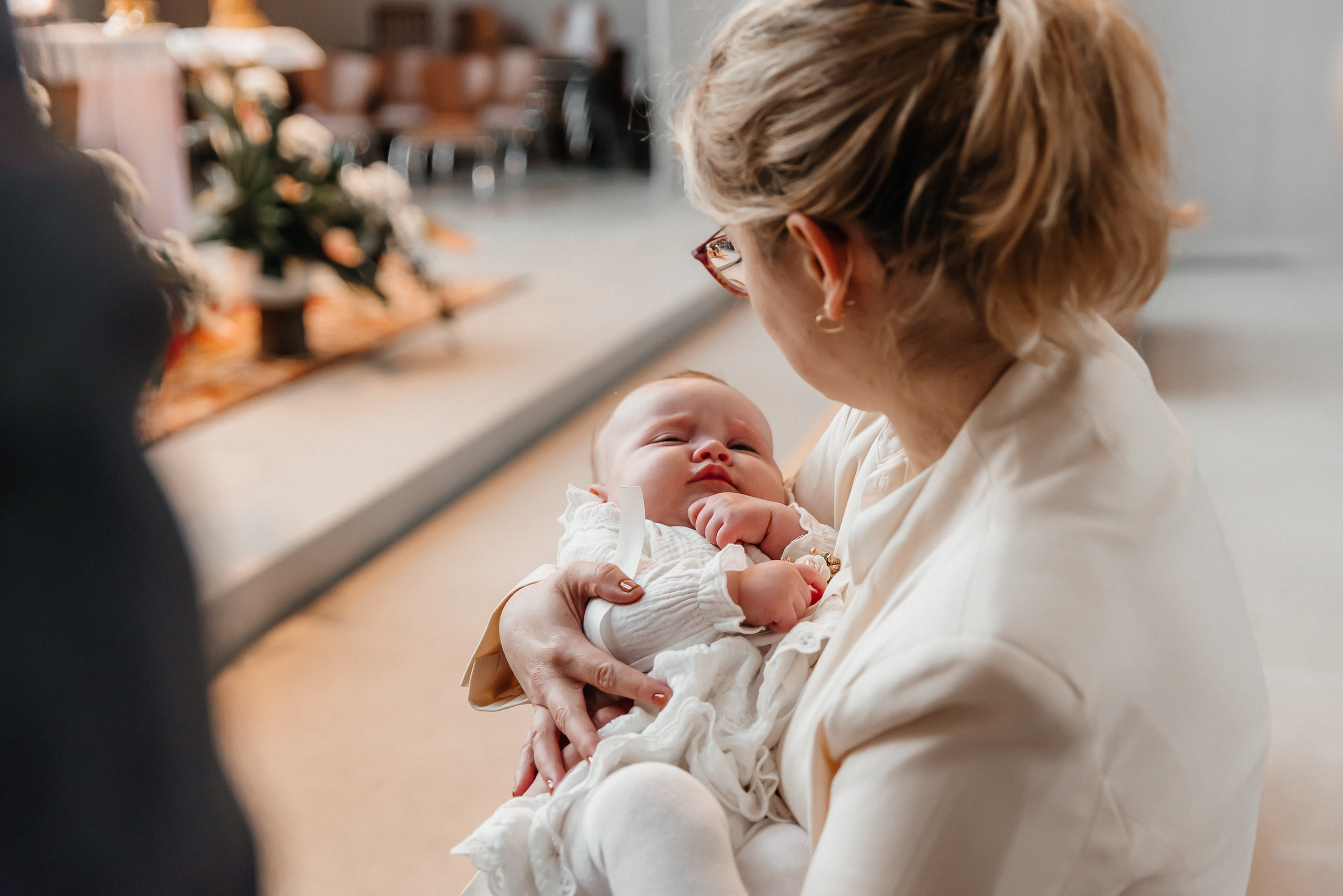 Chrzest Maja. Eugene Save – Fotograf Ślubny i Rodzinny | Warszawa i Cała Polska
