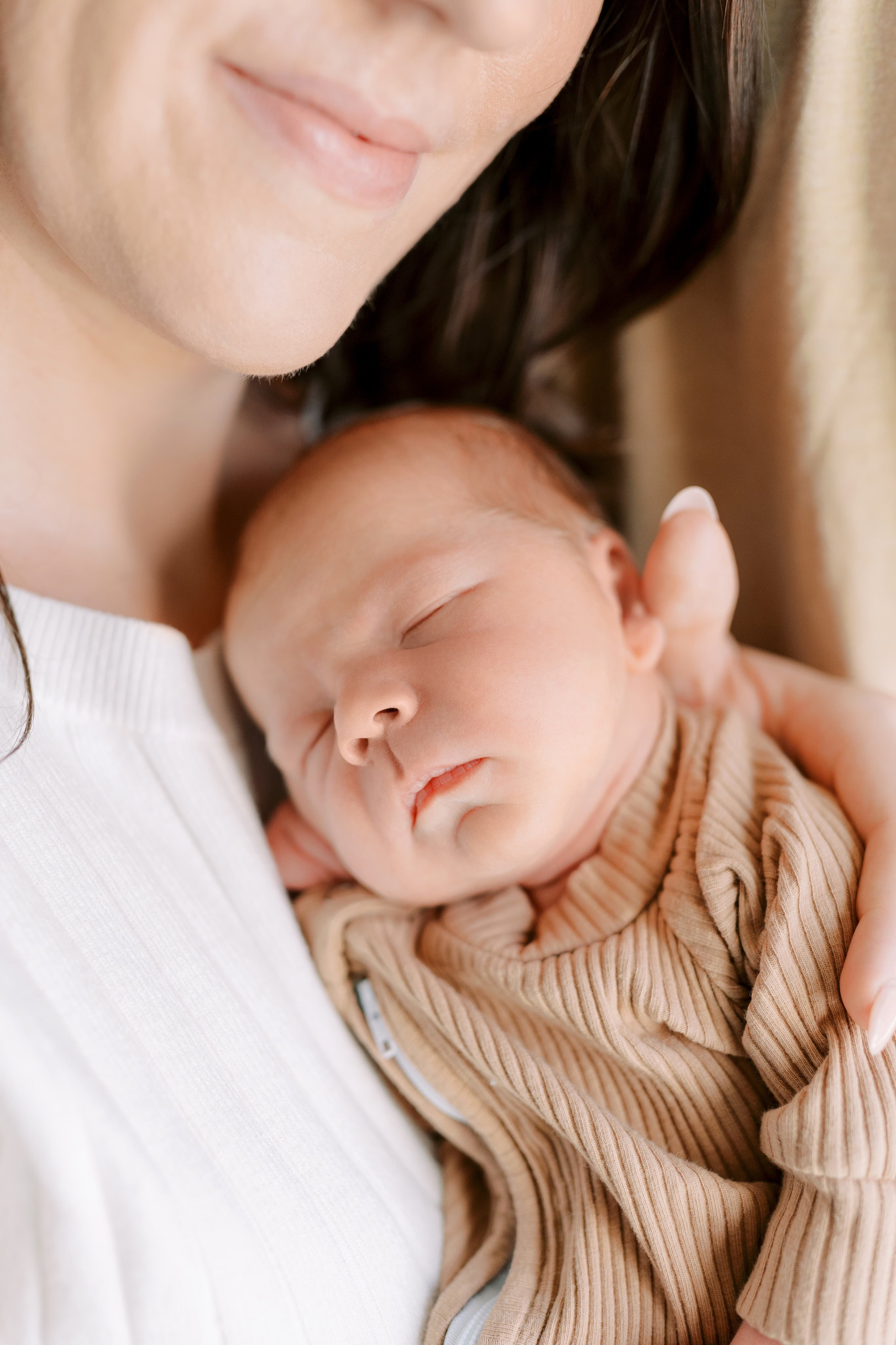 New born photoshoot at home. Anna & Entony. WA. November 2024. EVAN ARISTOV WEDDING PHOTOGRAPHY — Seattle Wedding Photographer
