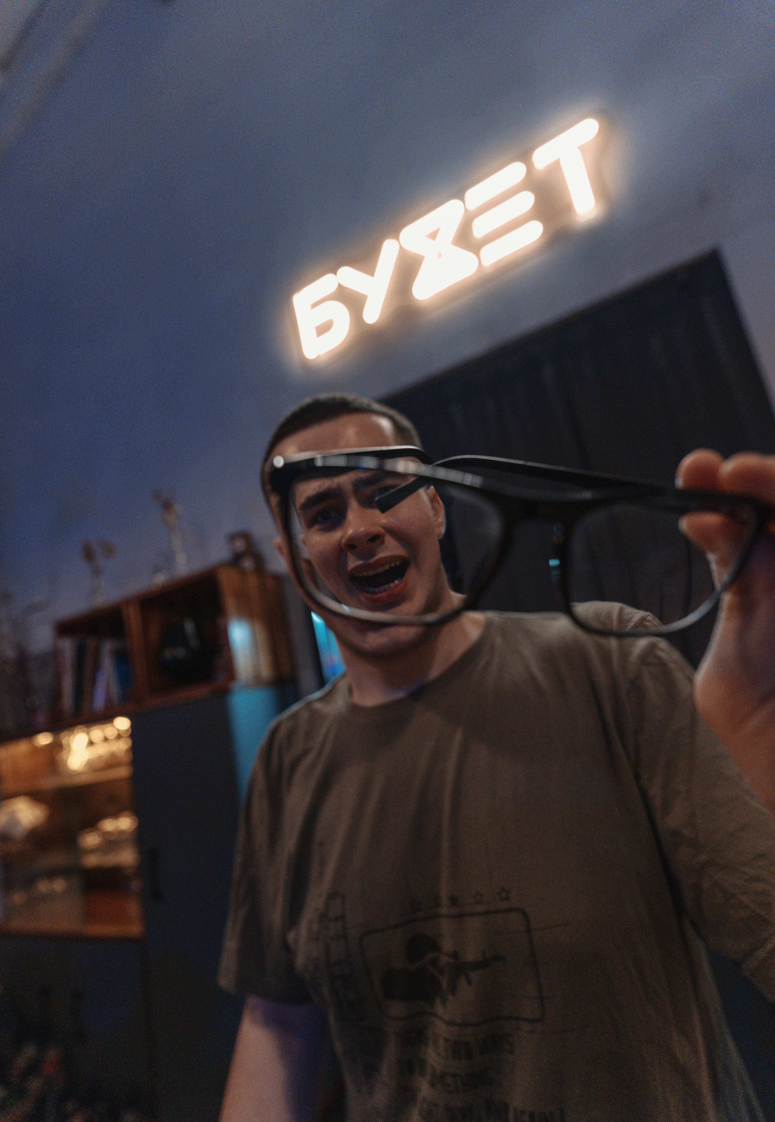 2024. Стрит-фотография, полная абсурда, идиотизма и красоты