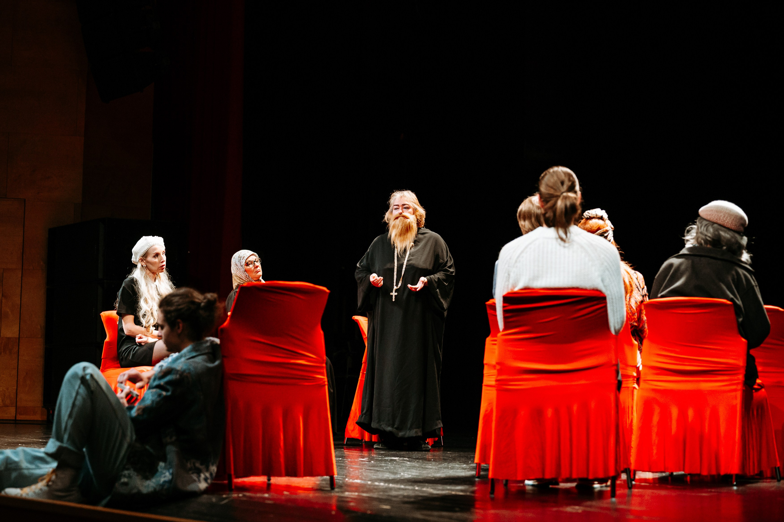 Garbo Teater „12 стульев“. Jelizaveta Gross - reportaaži- ja portreefotograaf Narvas