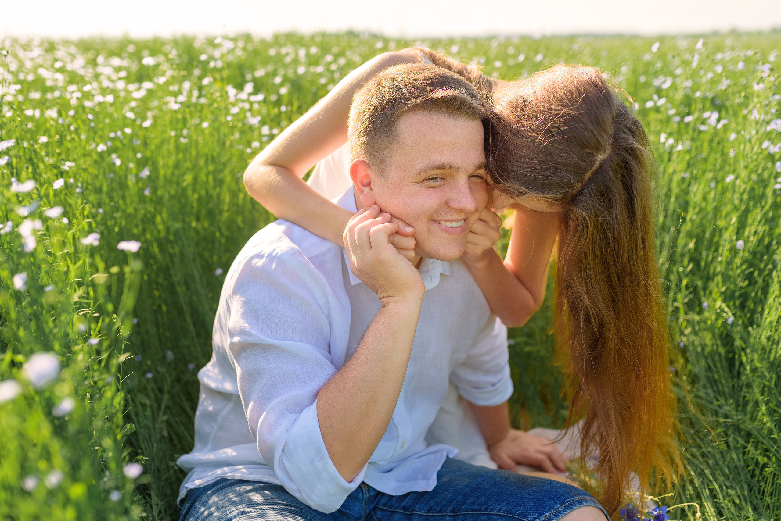 Льняная свадьба в льняном поле. Семейный фотограф и фотограф новорожденных в Вильнюсе Ирина Беленкевич