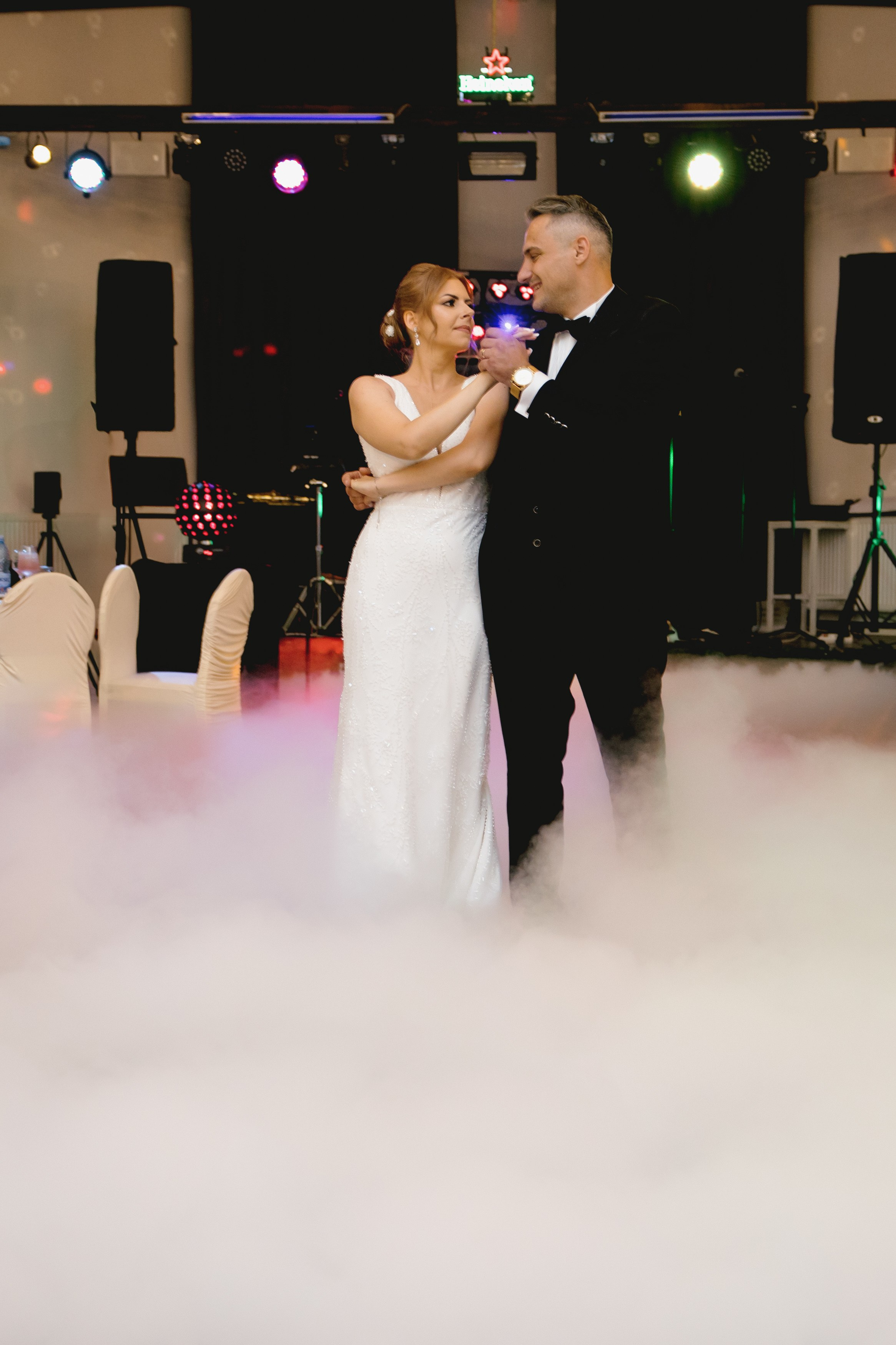 Kristine & Razvan - Rasnov. MDimaFotoStudio. Fotograf de nuntă, evenimente private și de familie