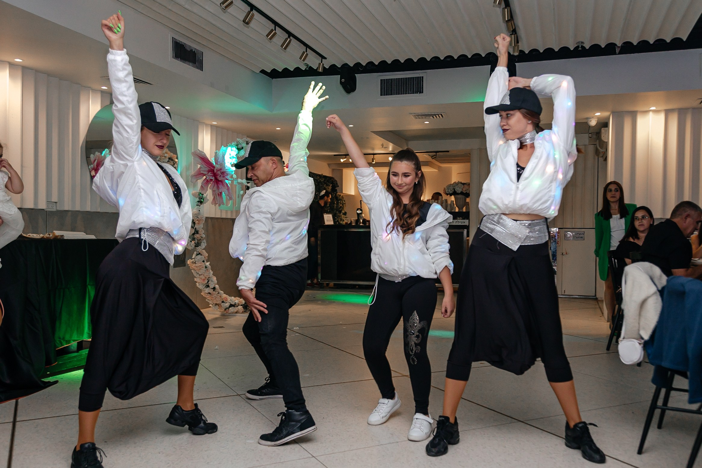 אולם תבור, בת מצווה ליאן. Home