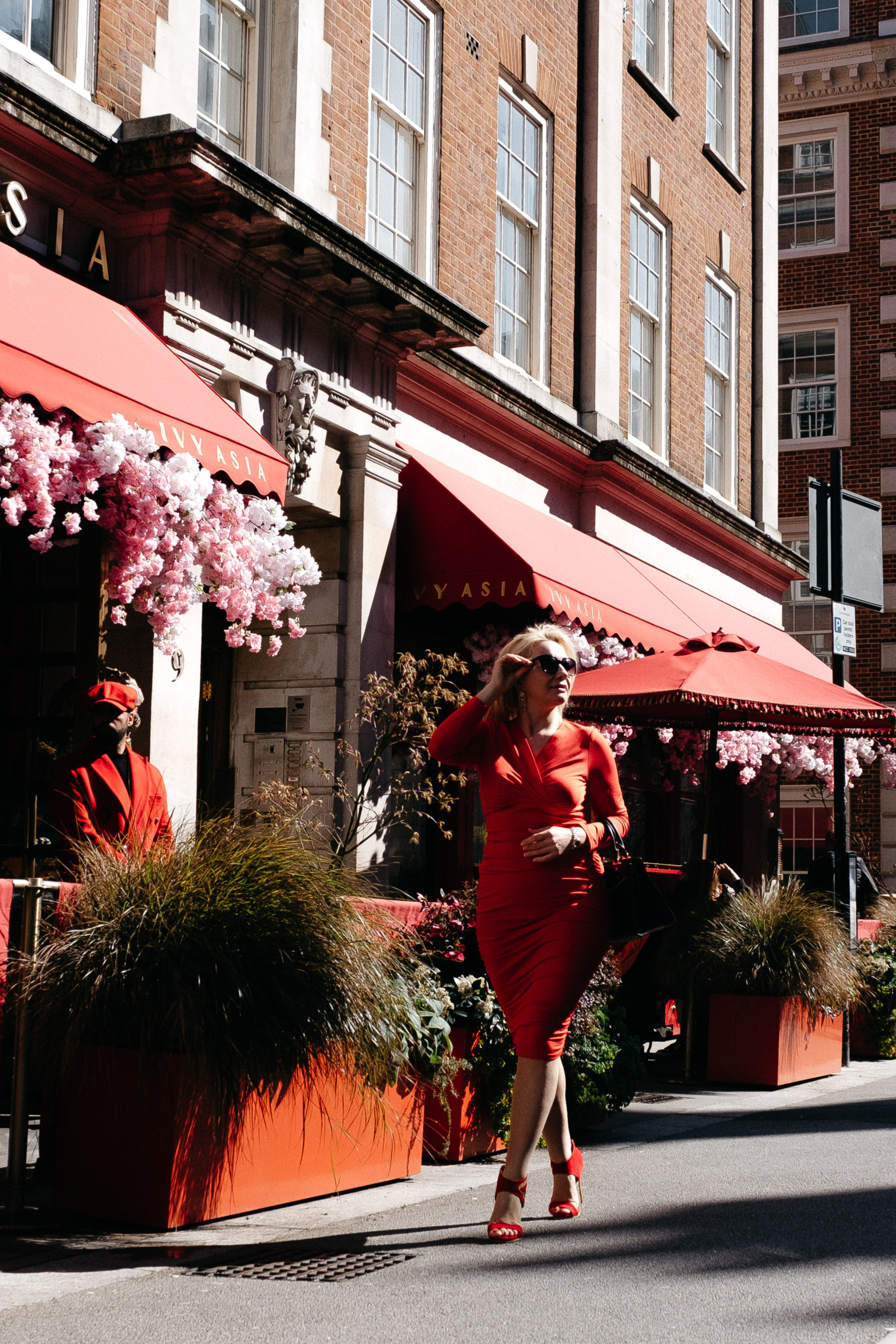 Red mood. Fashion and portrait photographer in London Roman Pilipenko