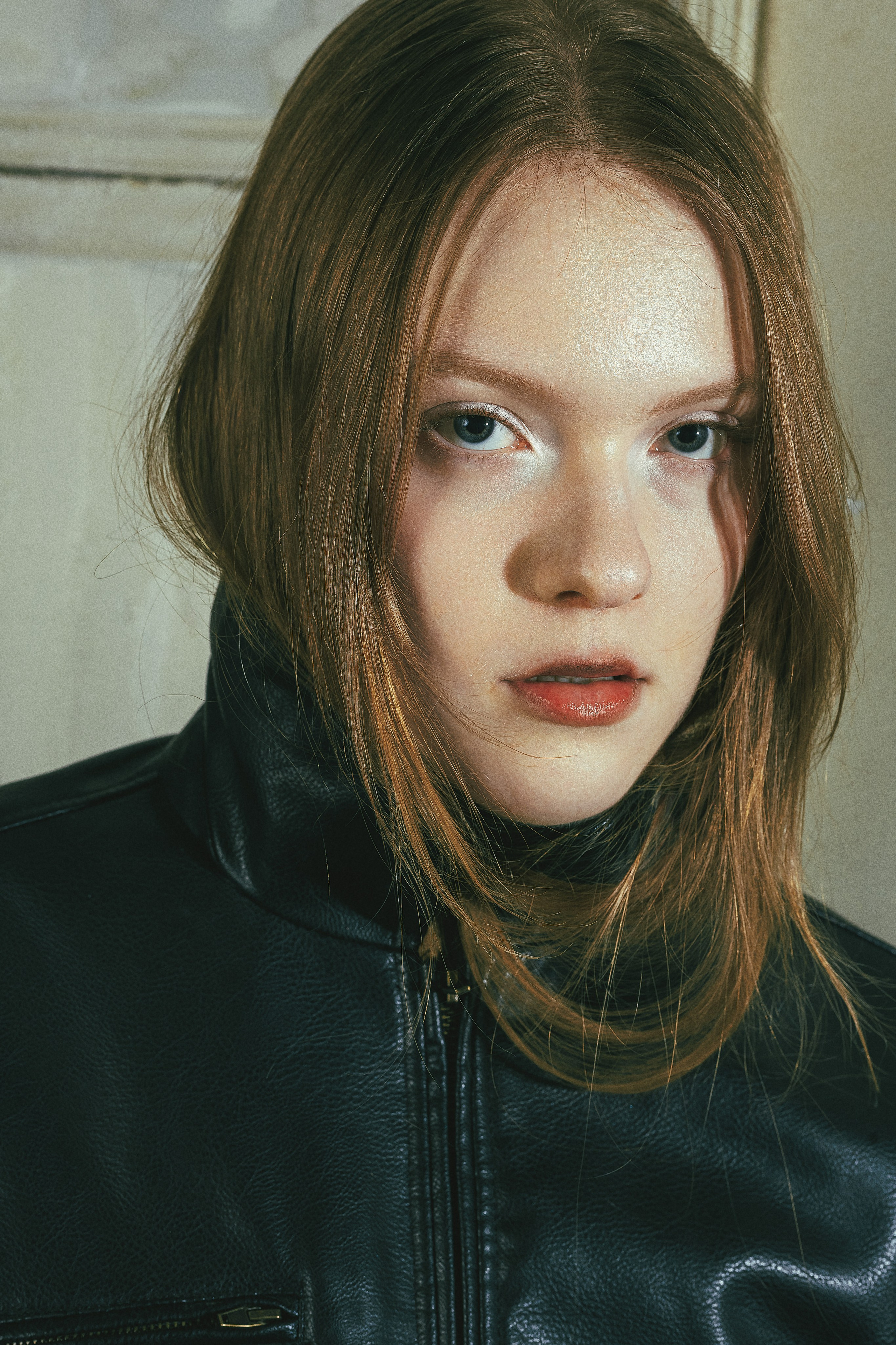 Mallikansiokuvaus. Valokuvaaja Lahti, Helsinki Elena Salonen