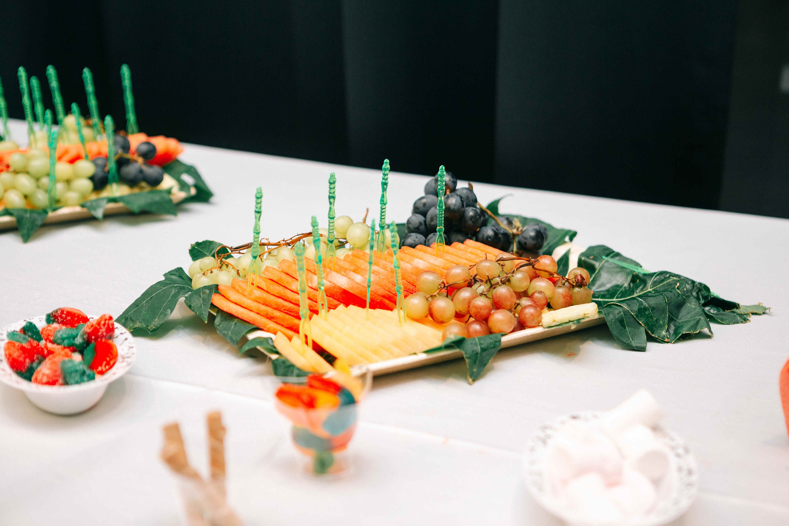 PARTY WITH FRIENDS. Https://shi-photo.com/