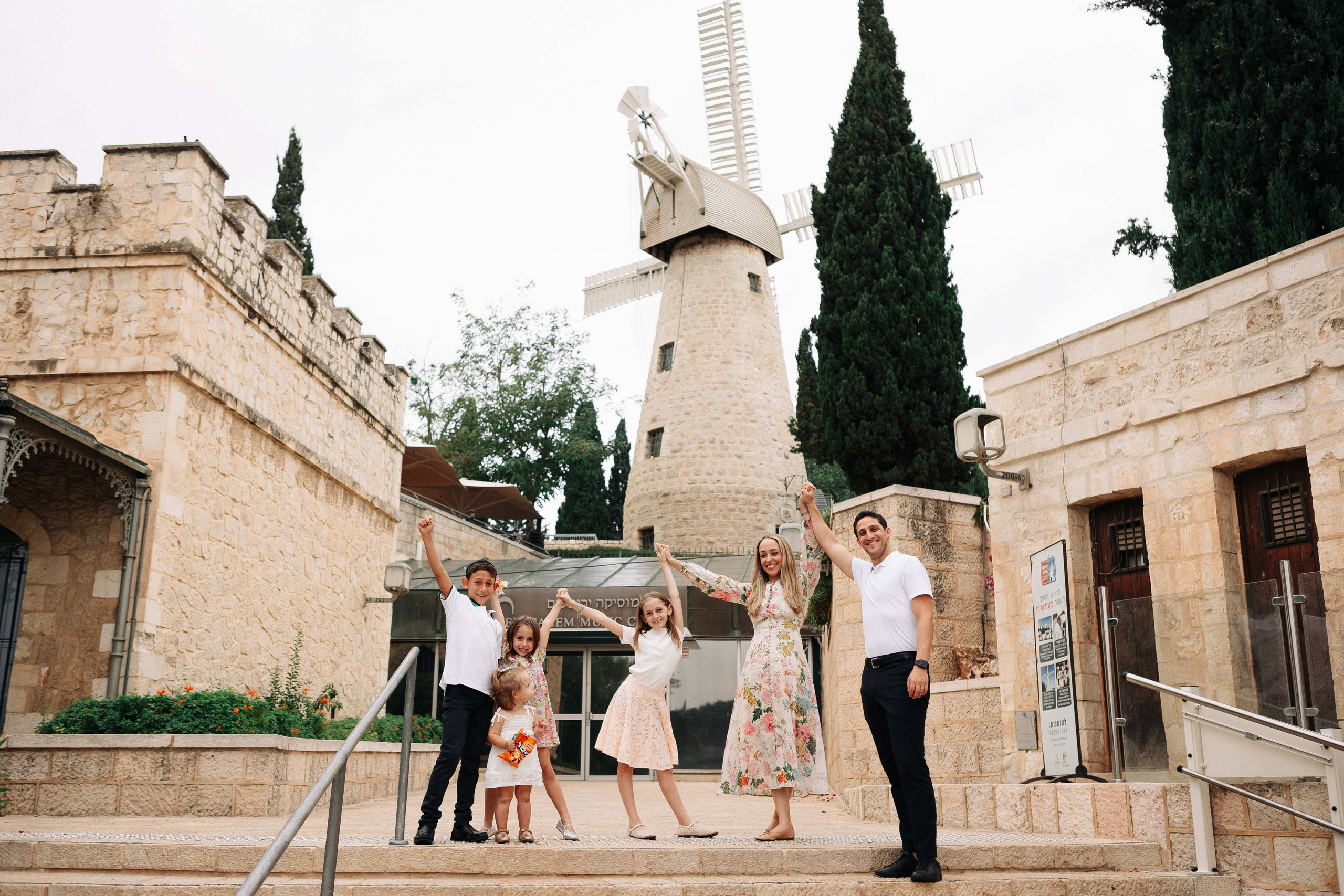 BIG FAMILY IN YAMIN MOSHE. Https://shi-photo.com/