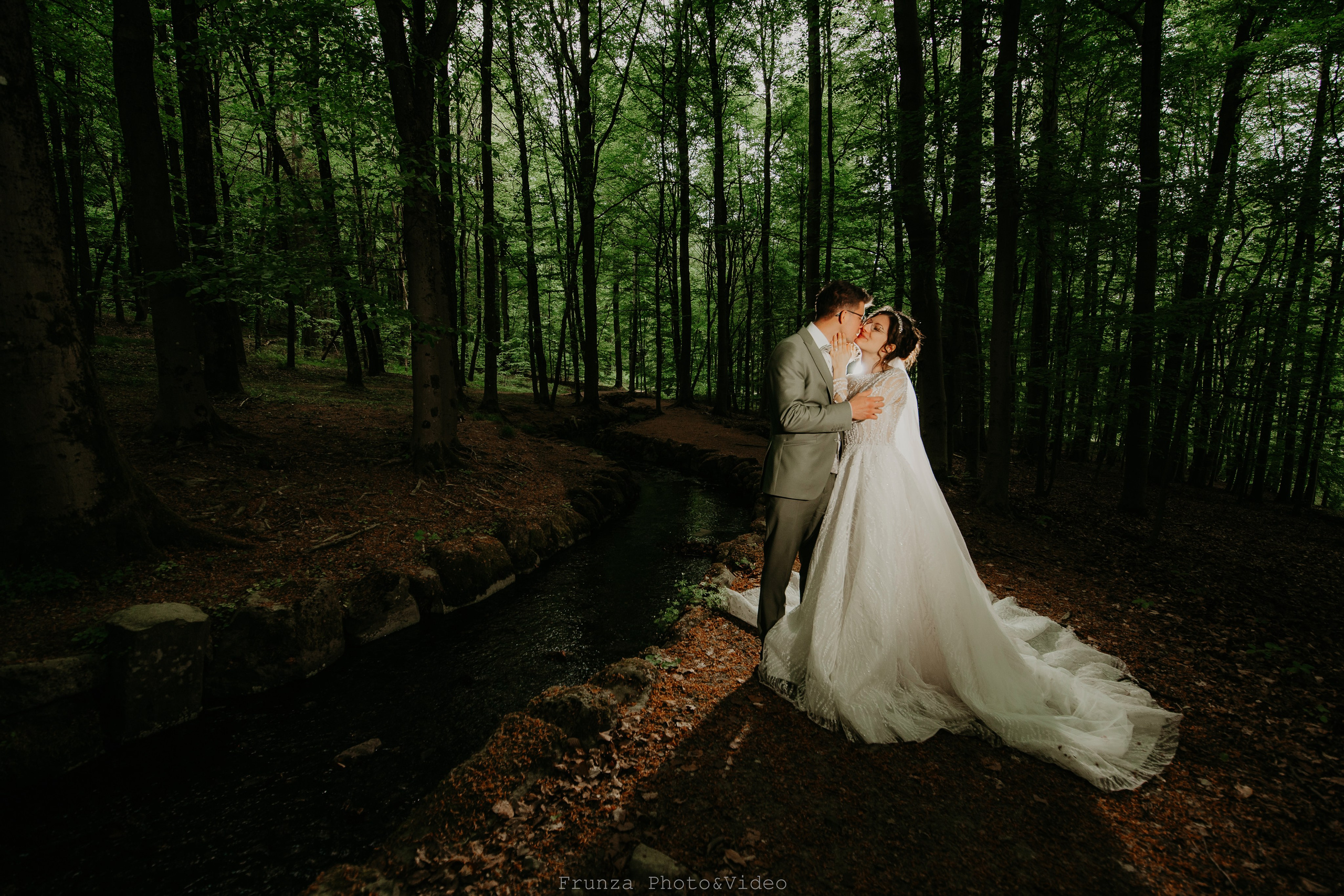 Diana & Cristian / Trash the dress. Foto / Video nunta Deva, Hunedoara