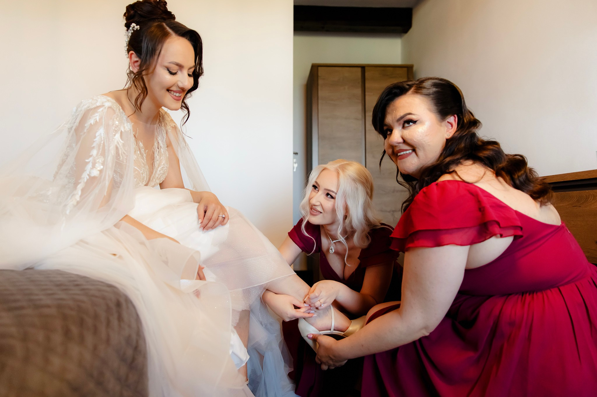 Ioana & Ionuț | Nuntă de poveste la Păstrăvăria Poiana din Mălini județul Suceava. Servicii foto-video profesionale, pentru momente de neuitat