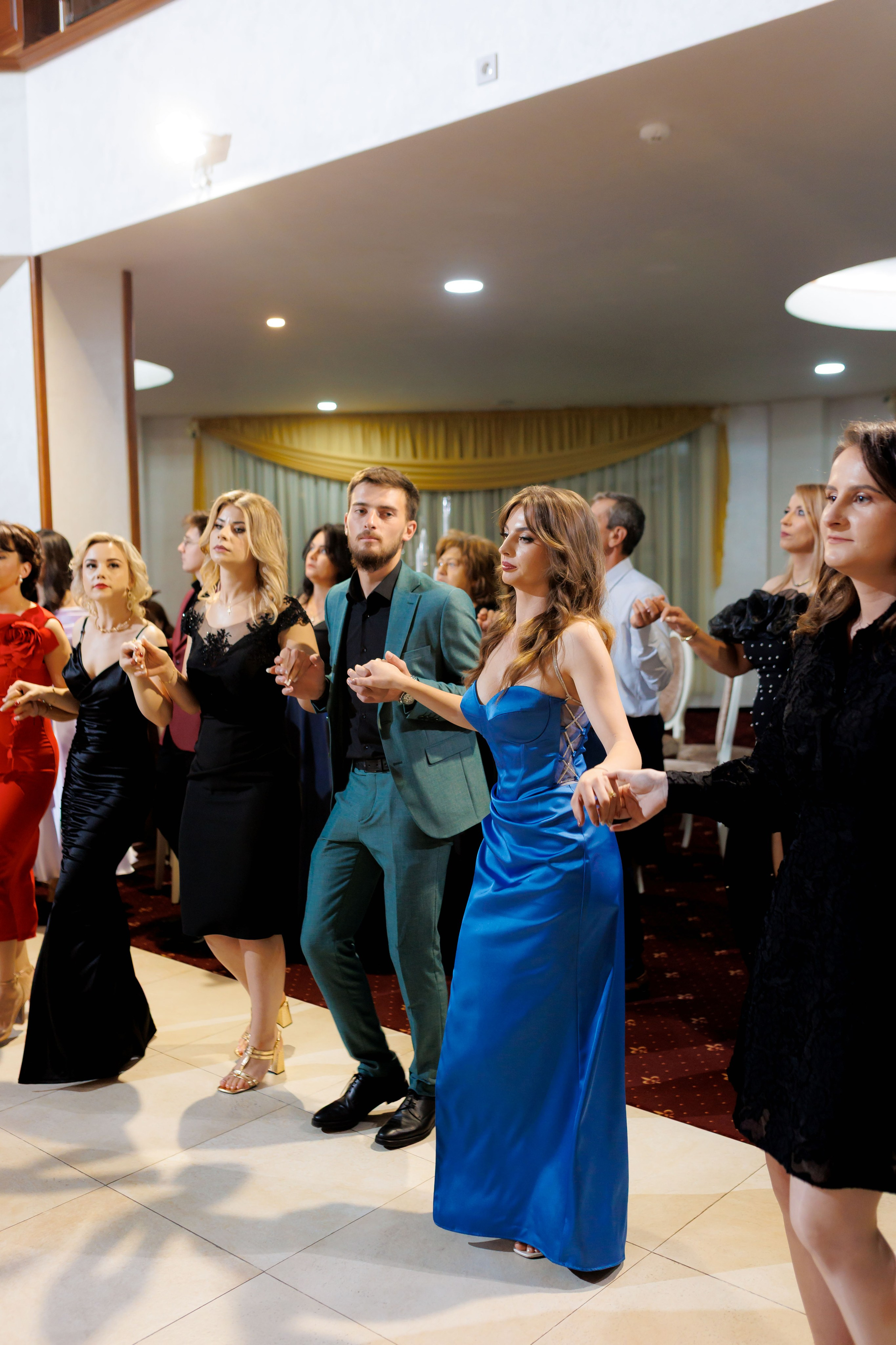 Loredana & Emilian – Ziua Nunții | Videografie - fotografie Botez Suceava, Iași, Botoșani. Servicii foto-video profesionale, pentru momente de neuitat