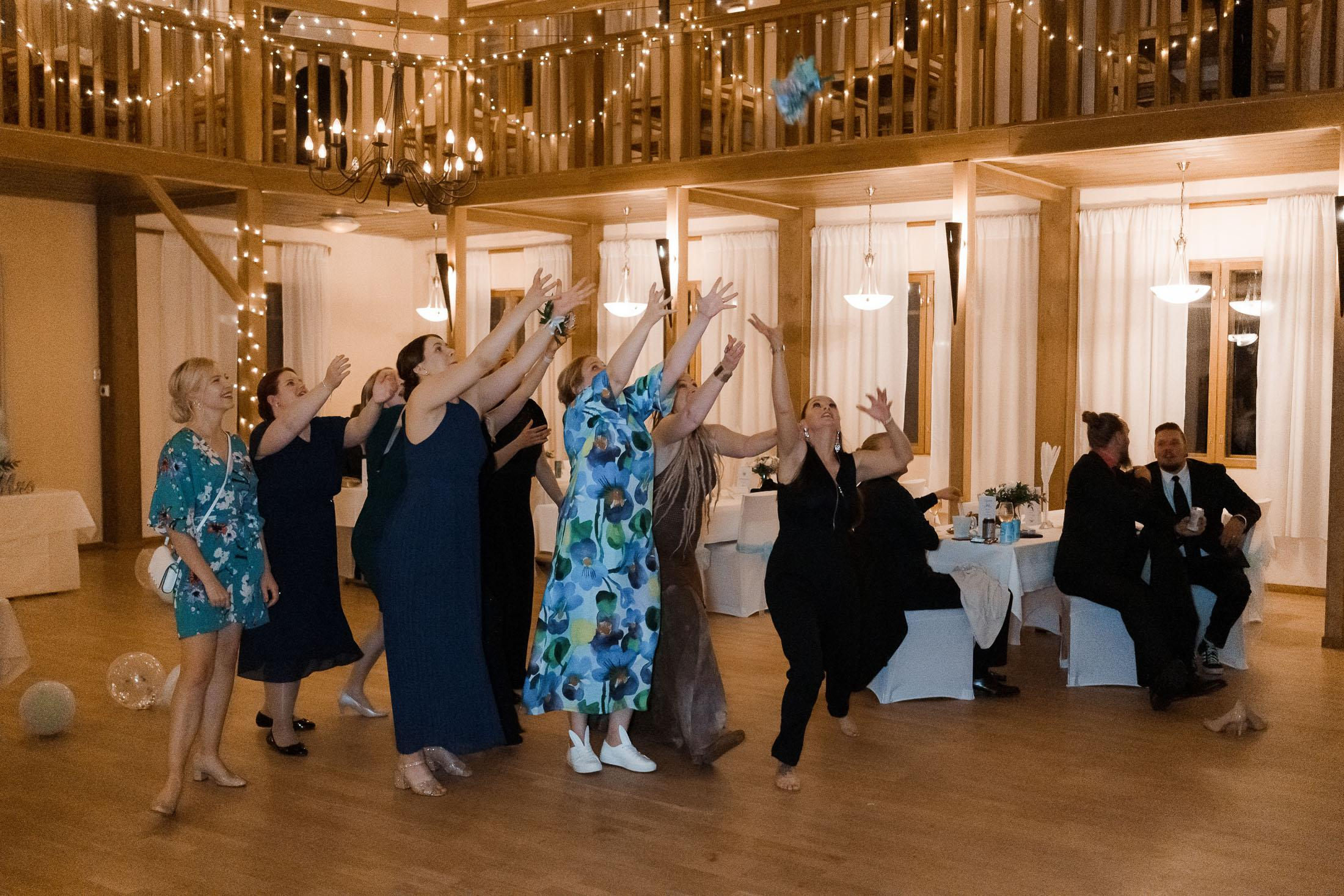 Salla&Antti, hääkuvaus Martin kirkko ja Juhlakartano Kappelinranta