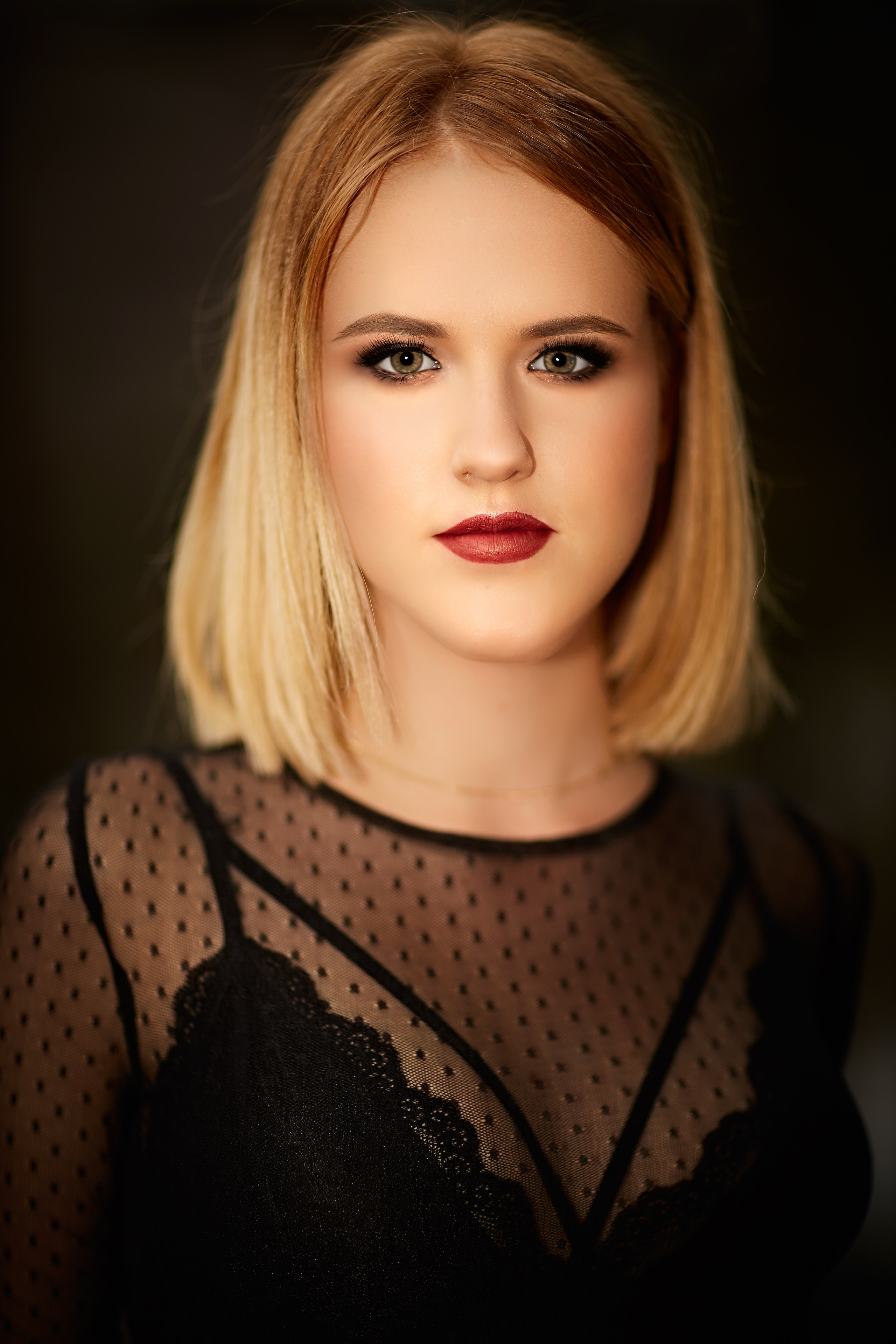 Portrete diverse — 2. Pagina principală