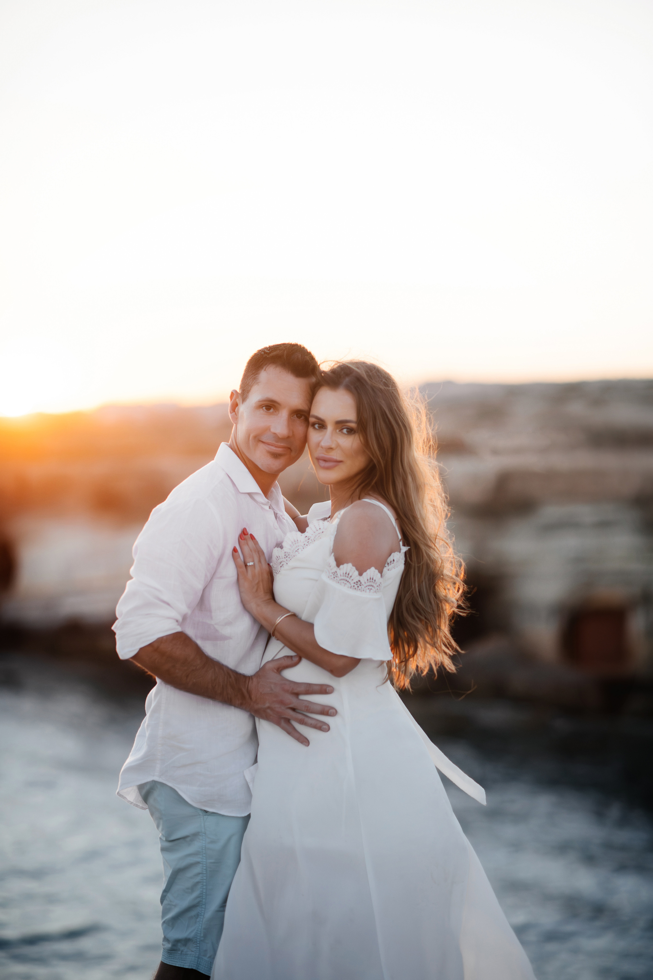 На морских скалах. Фотограф на Кипре