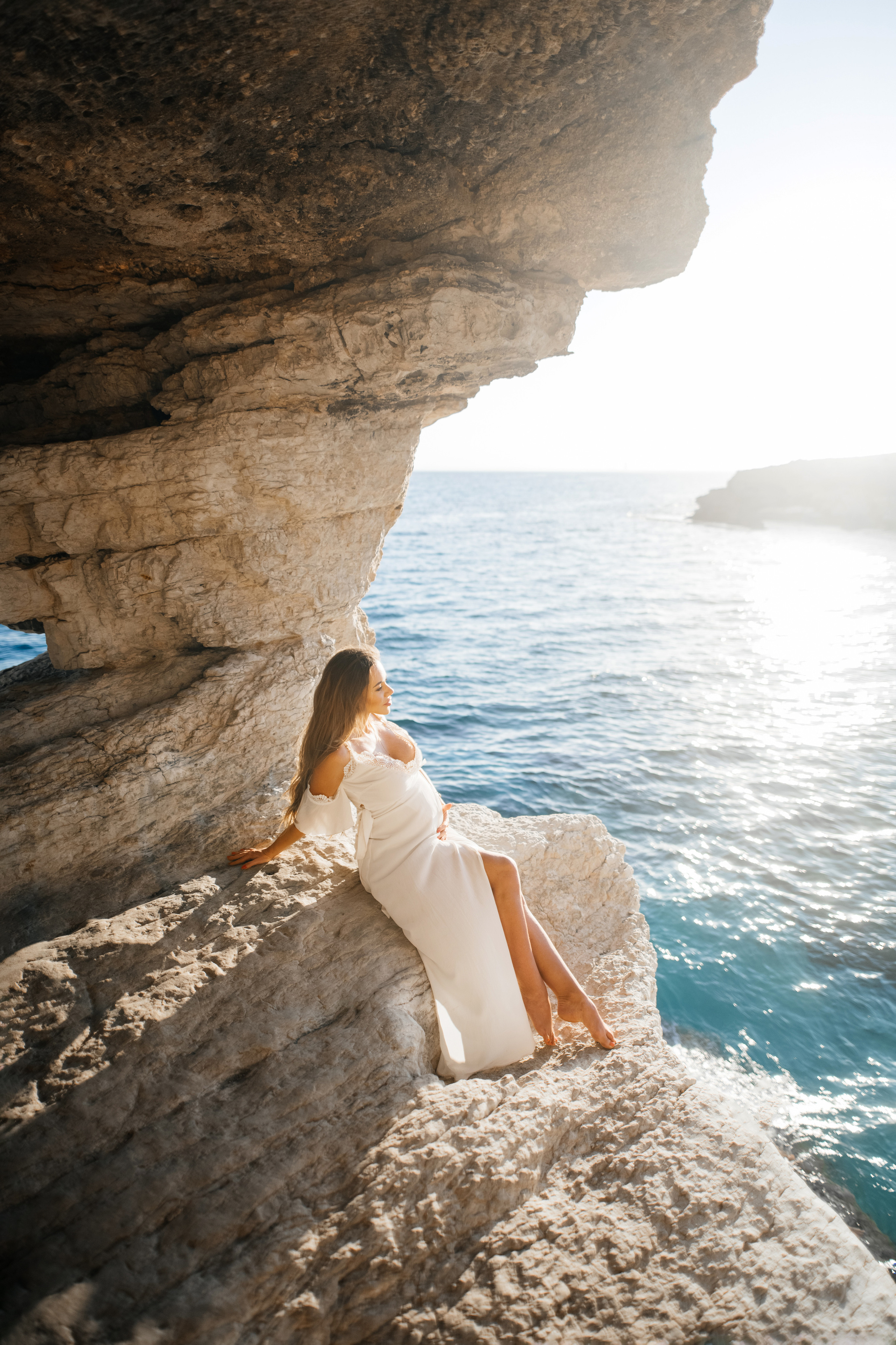 На морских скалах. Фотограф на Кипре