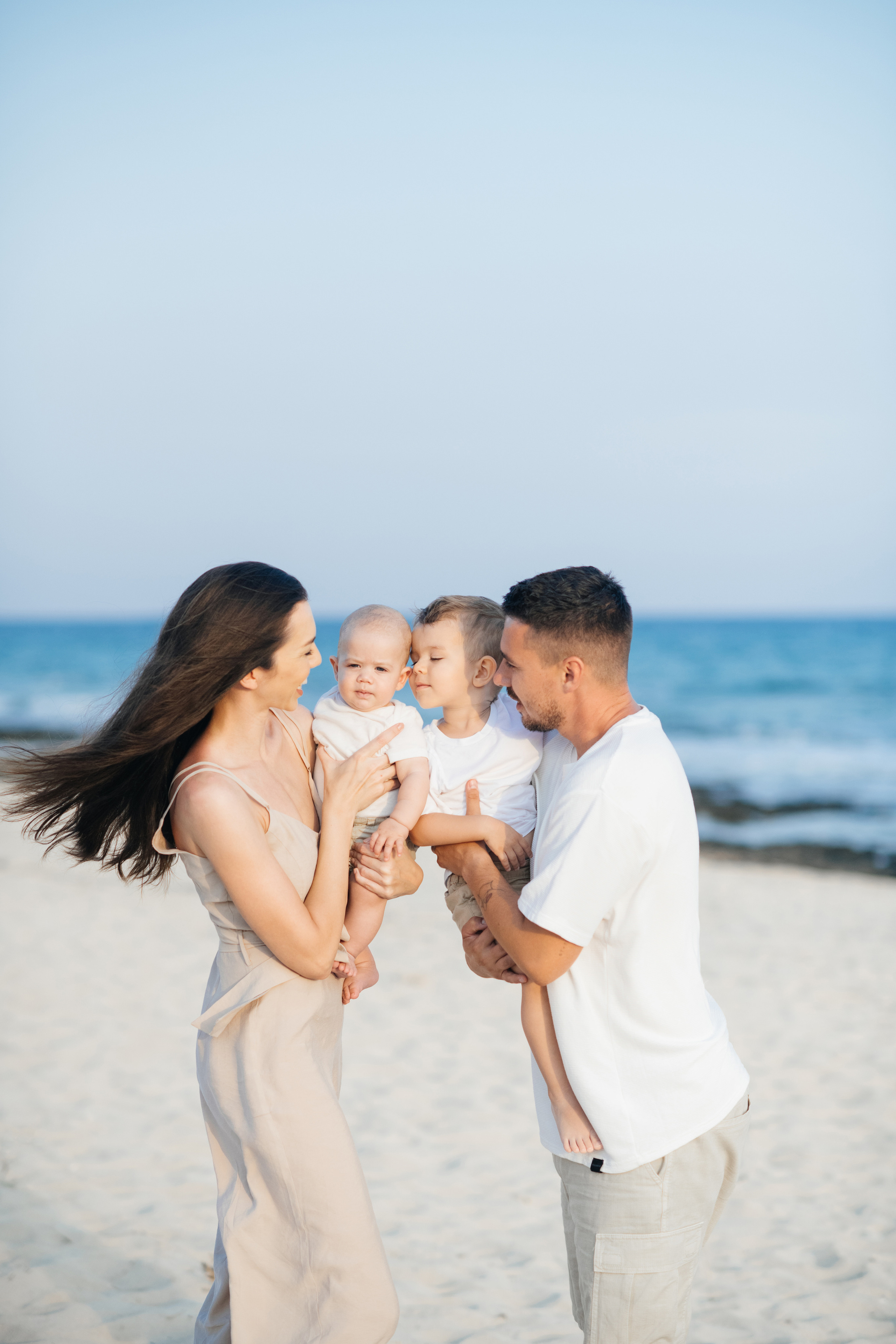 На диком пляже. Фотограф на Кипре