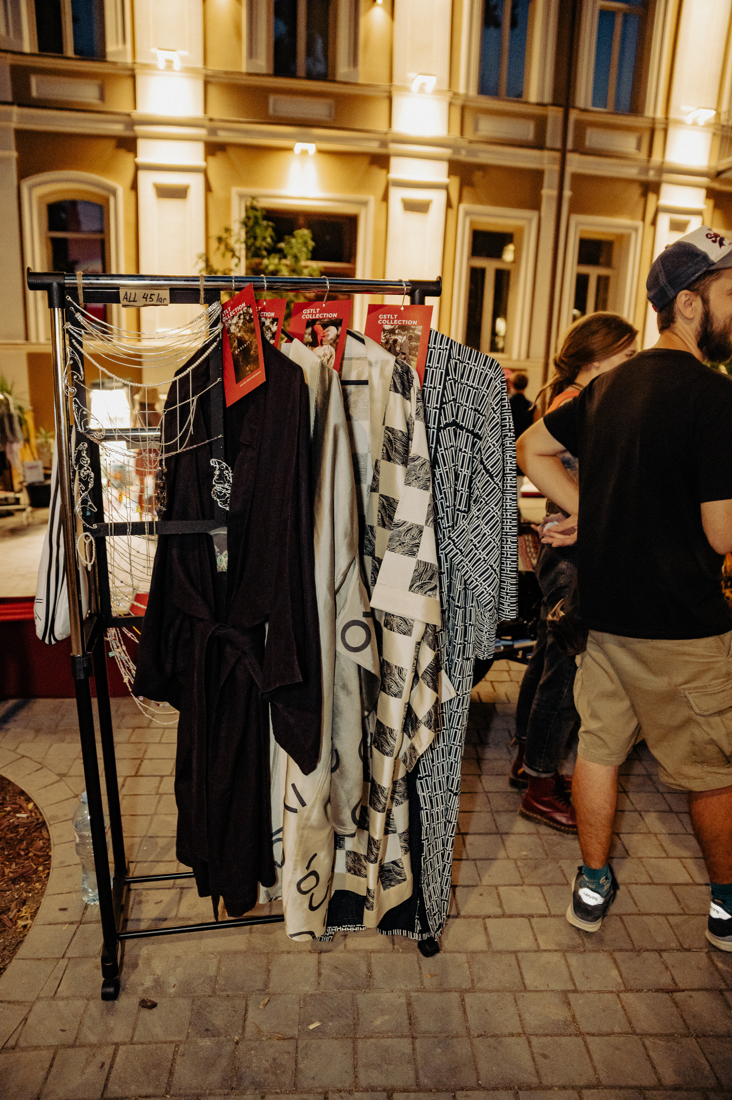 Dreamlanka market. Portrait and reportage photographer