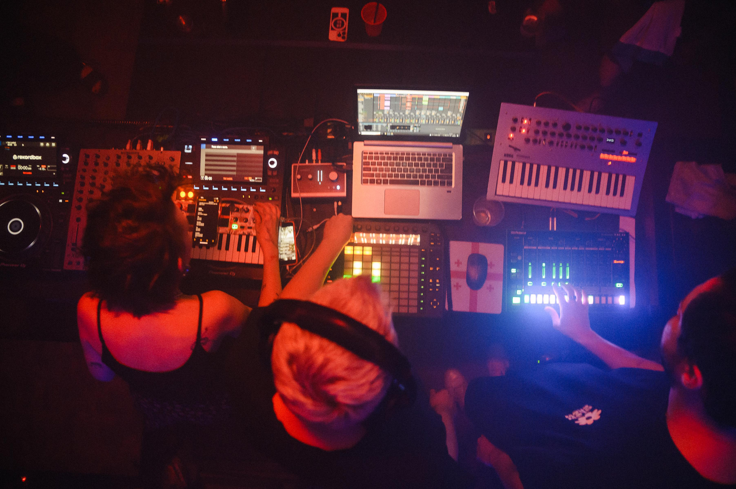 Echoverse. Portrait and reportage photographer