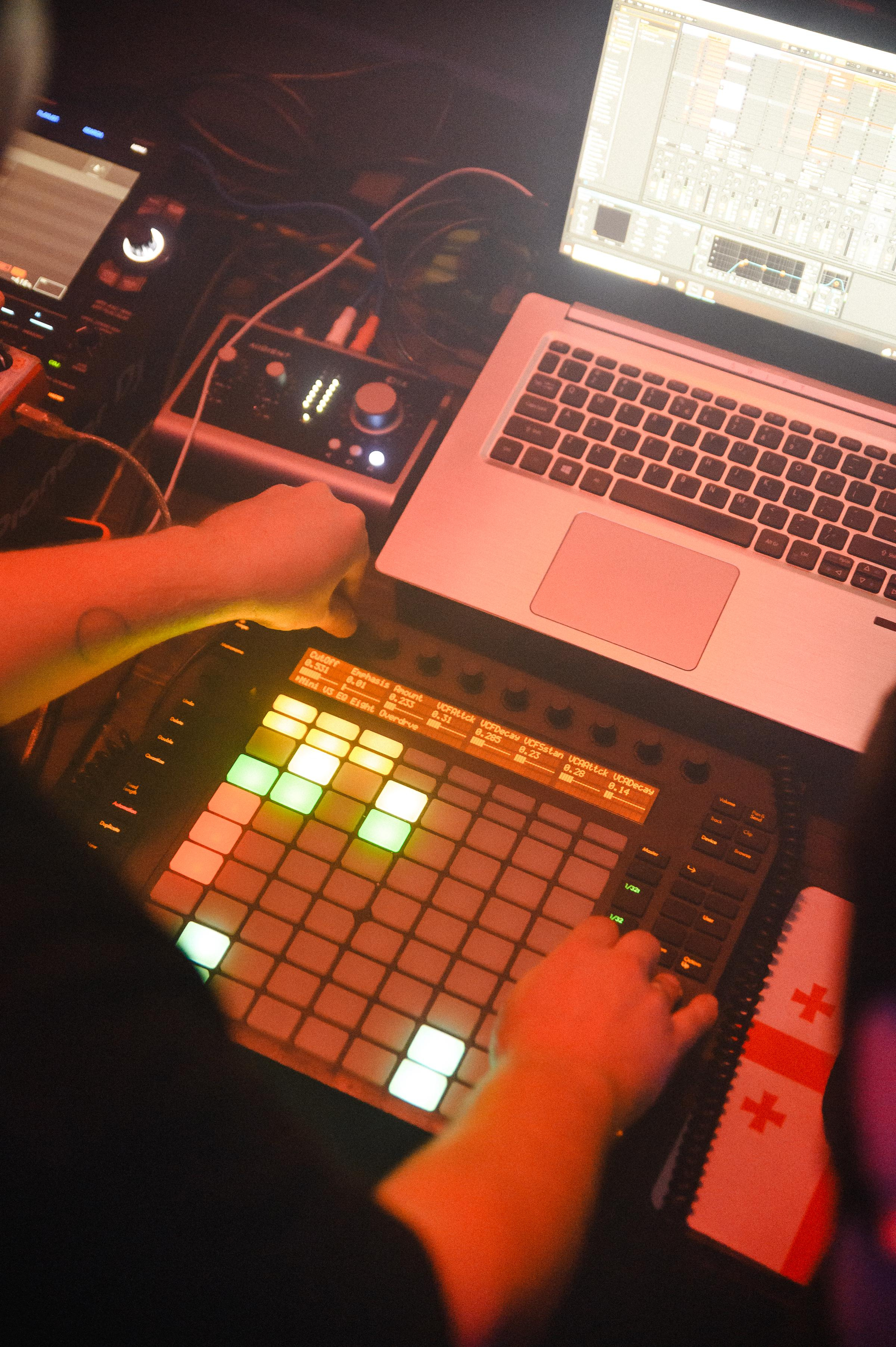 Echoverse. Portrait and reportage photographer