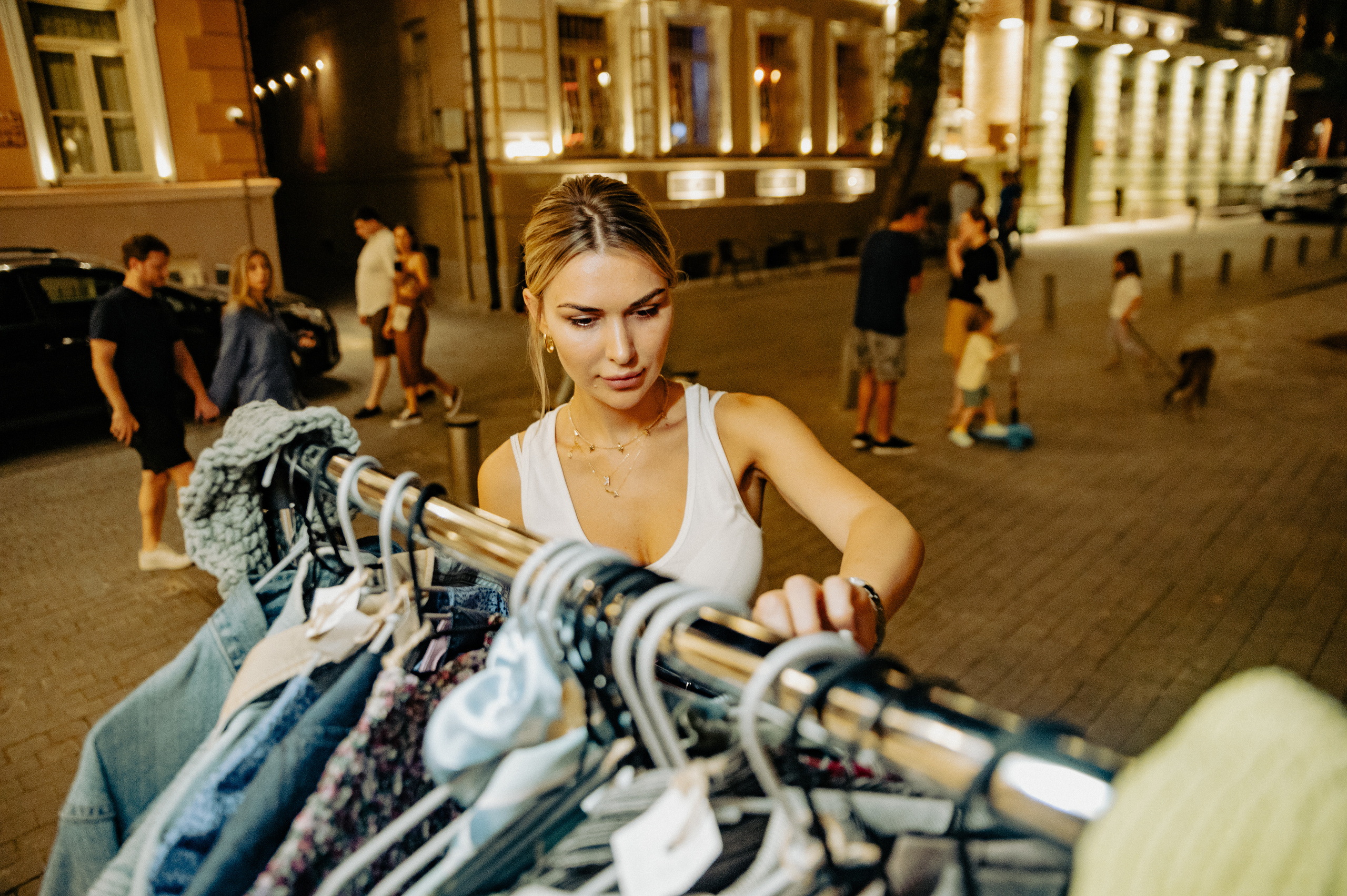 Dreamlanka market. Portrait and reportage photographer