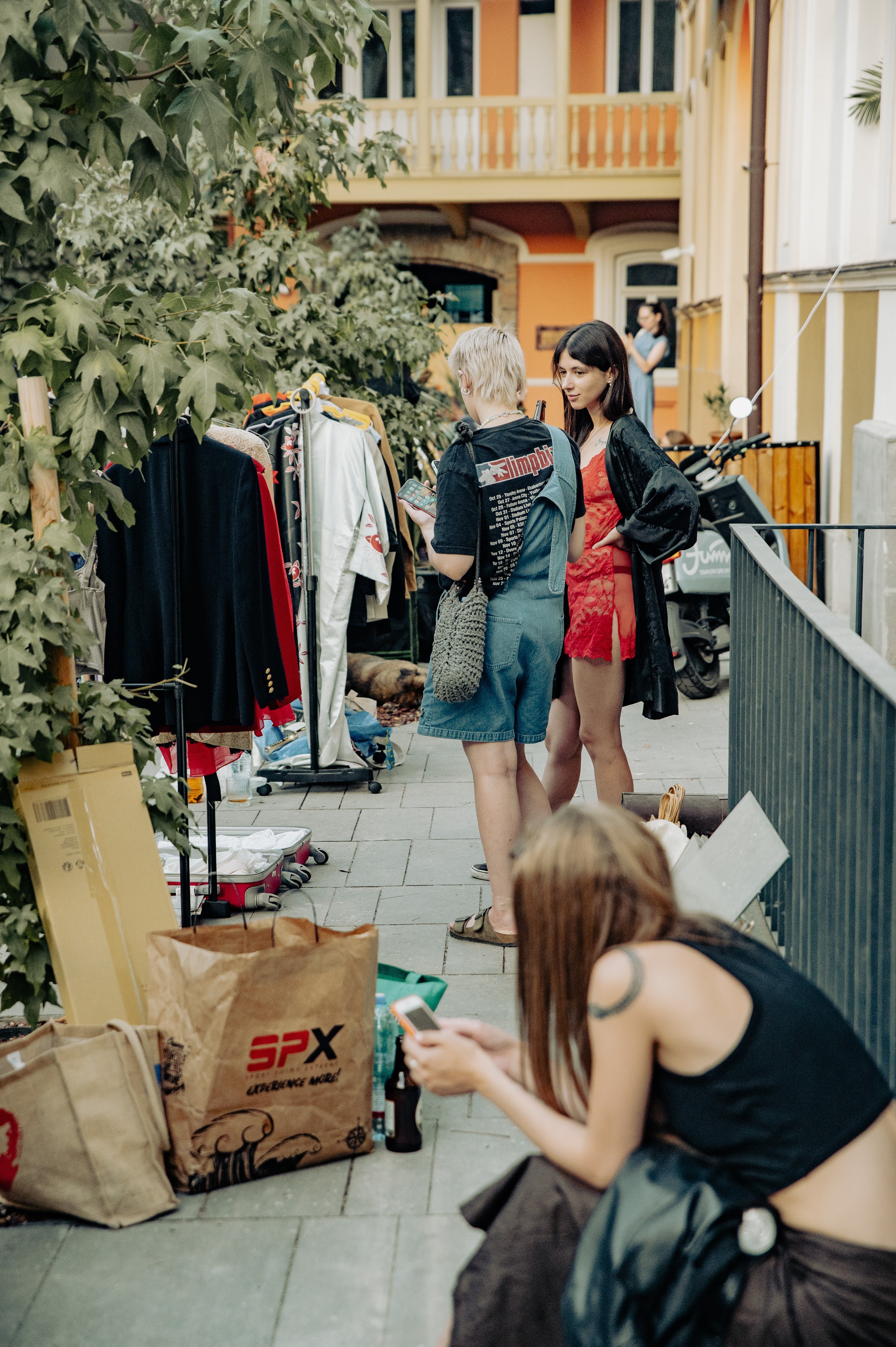 Dreamlanka market. Portrait and reportage photographer