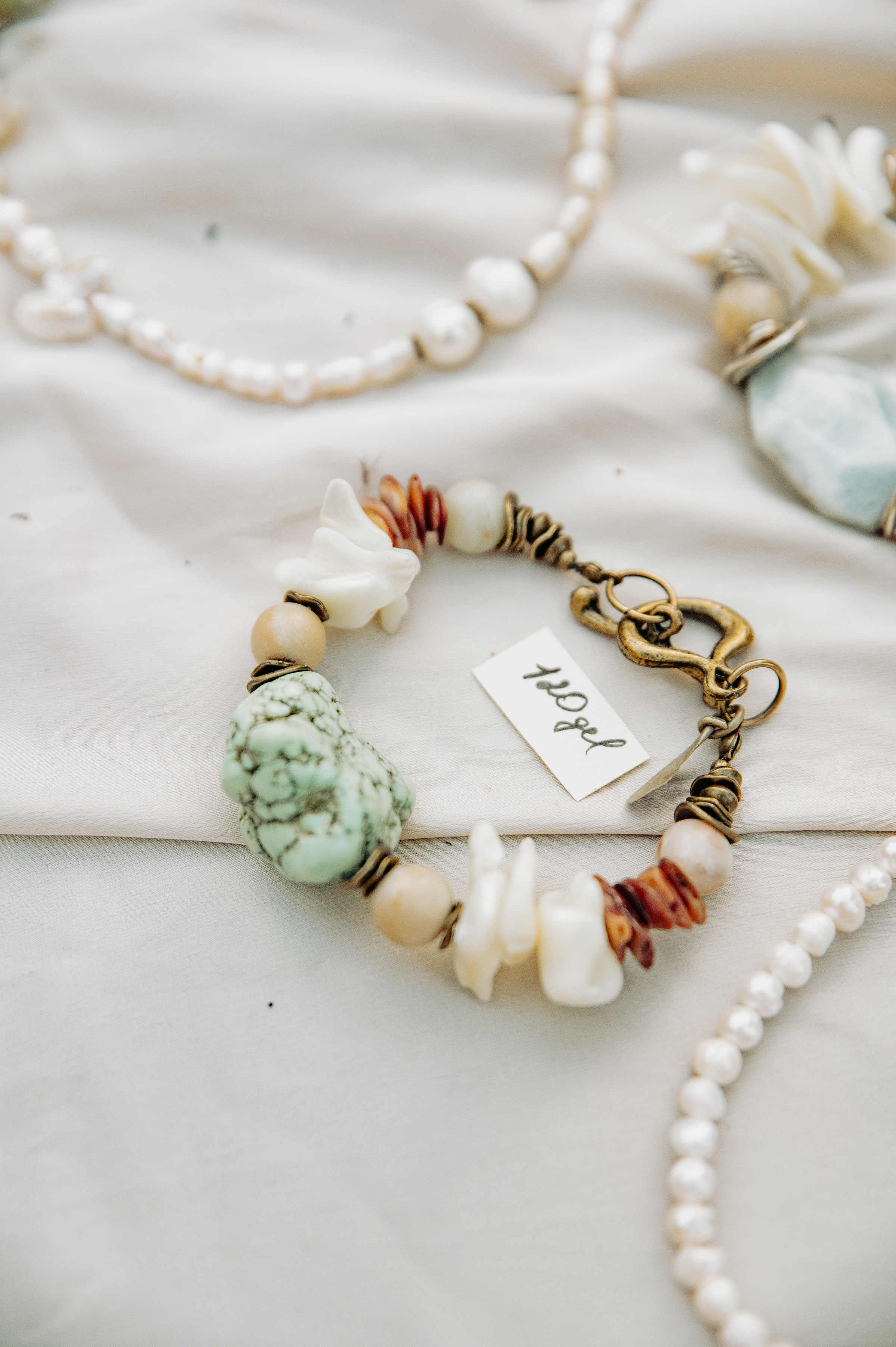 Dreamlanka market. Portrait and reportage photographer