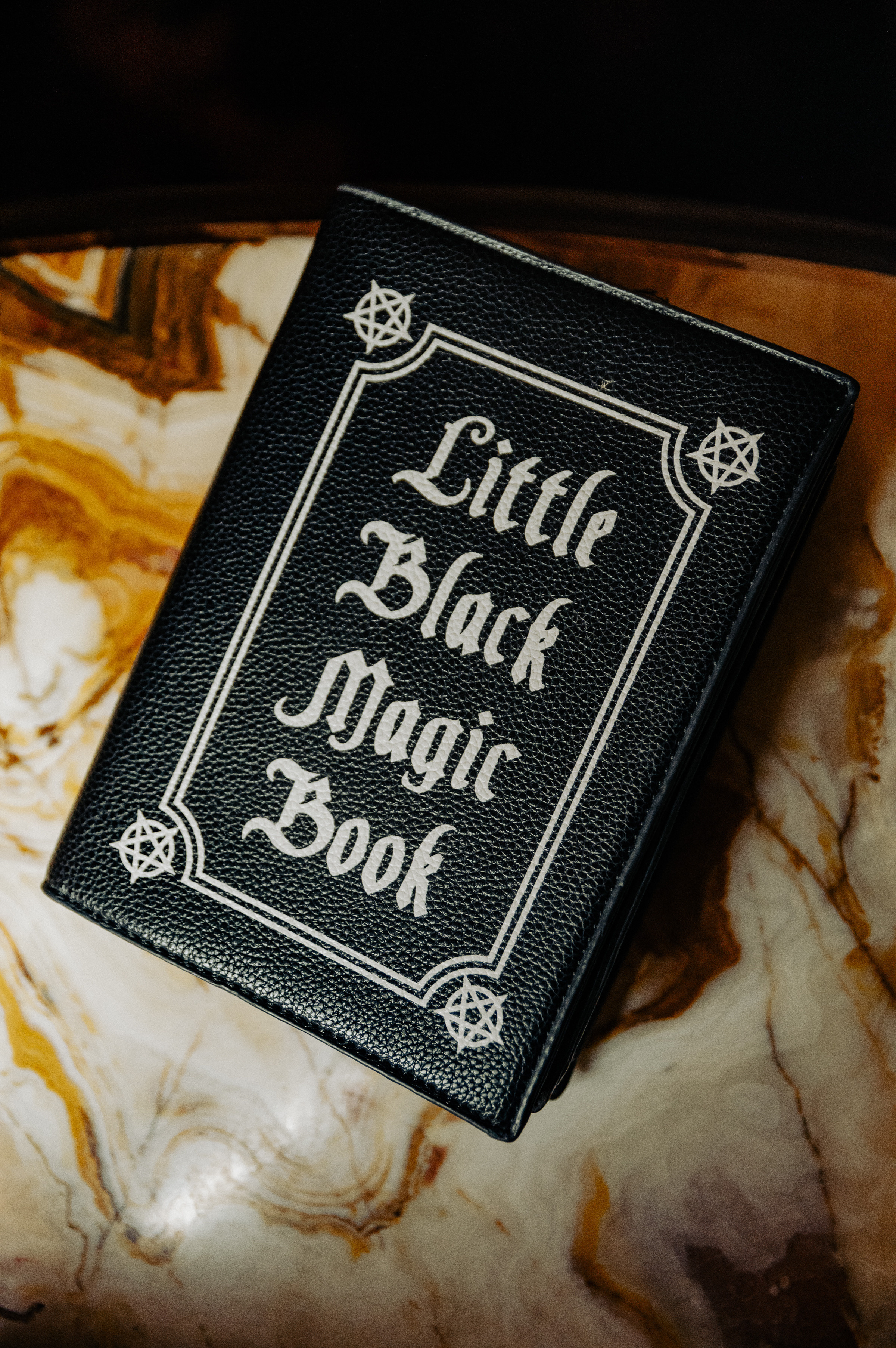 Dreamlanka market. Portrait and reportage photographer