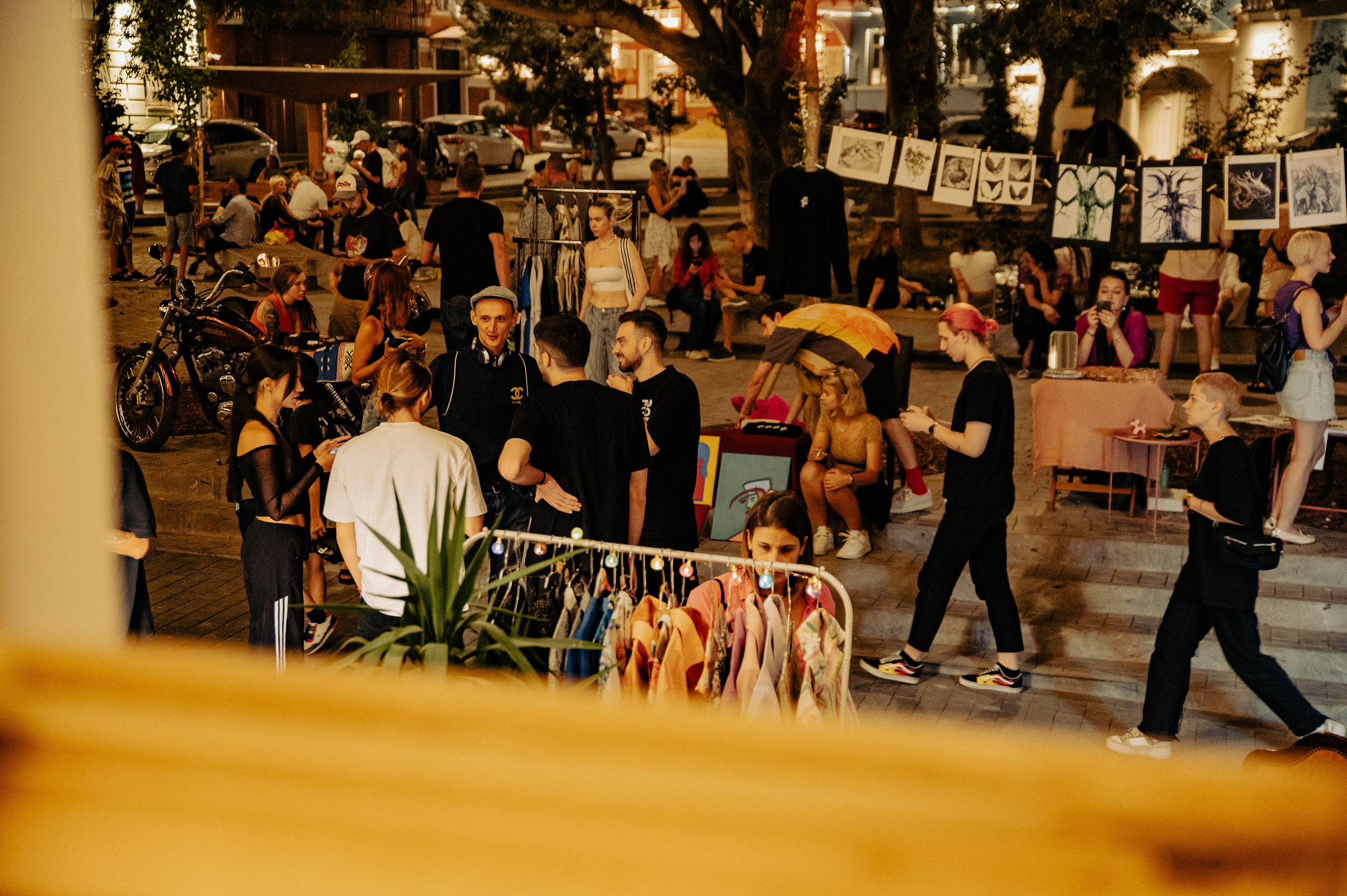 Dreamlanka market. Portrait and reportage photographer