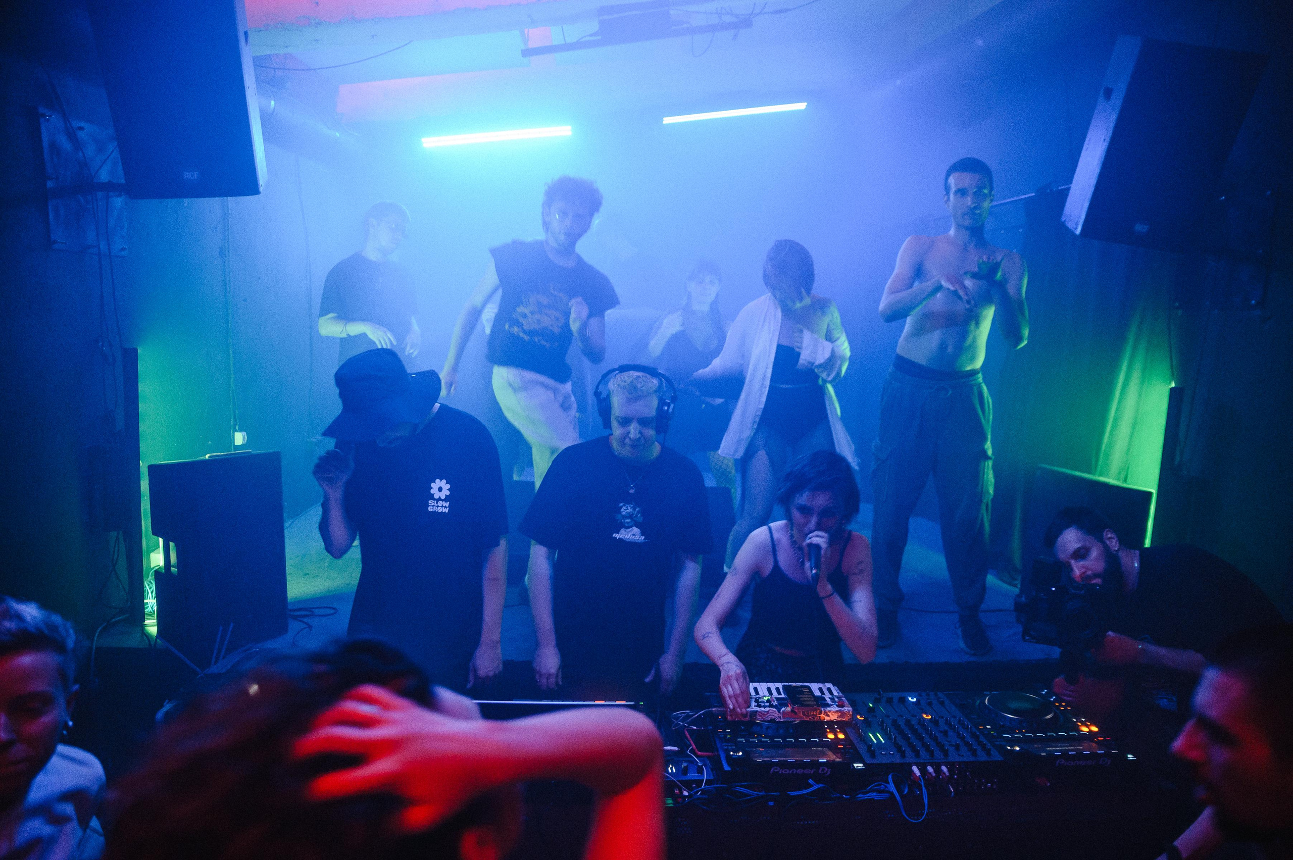 Echoverse. Portrait and reportage photographer