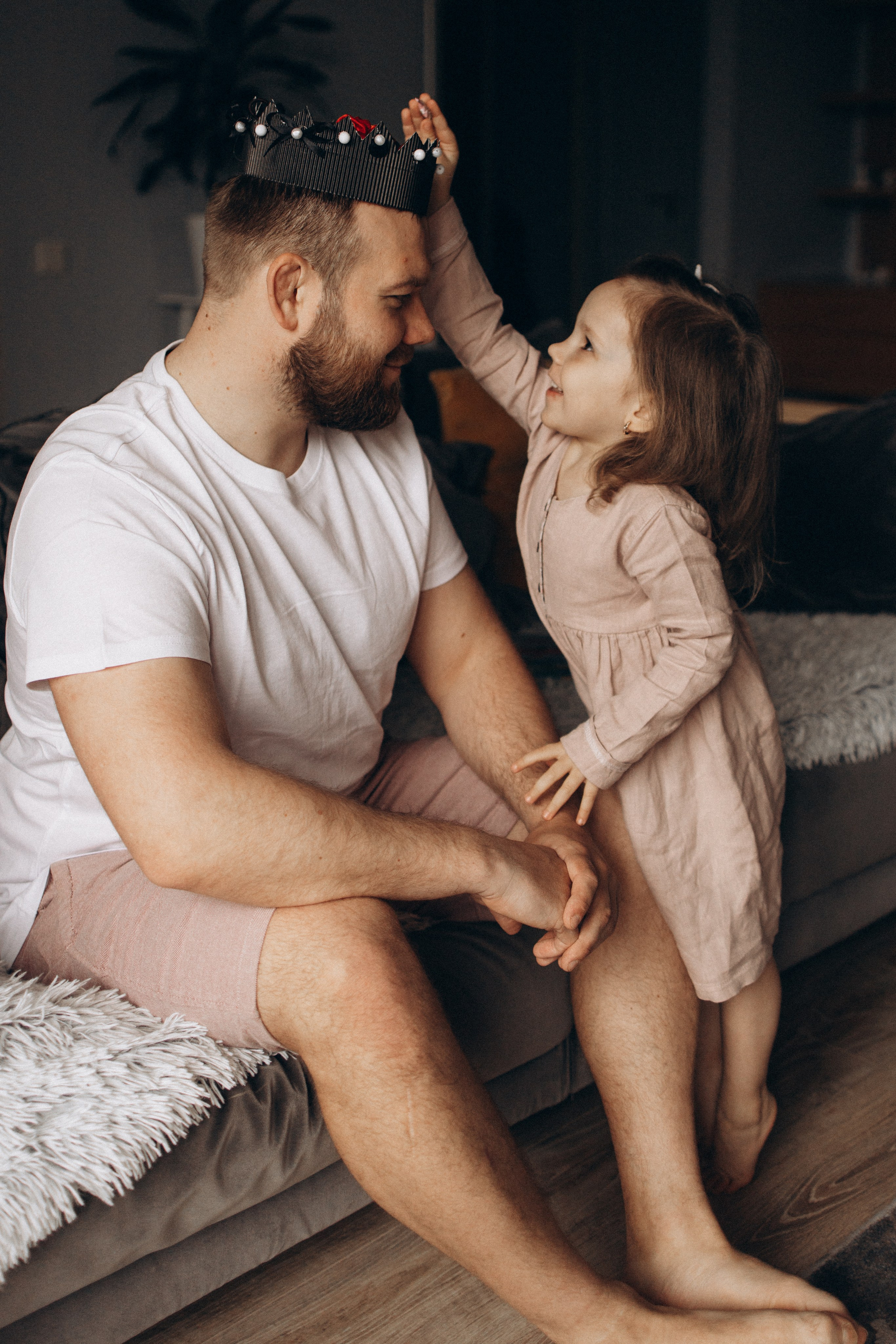 LAINES ģimene. GALVENĀ